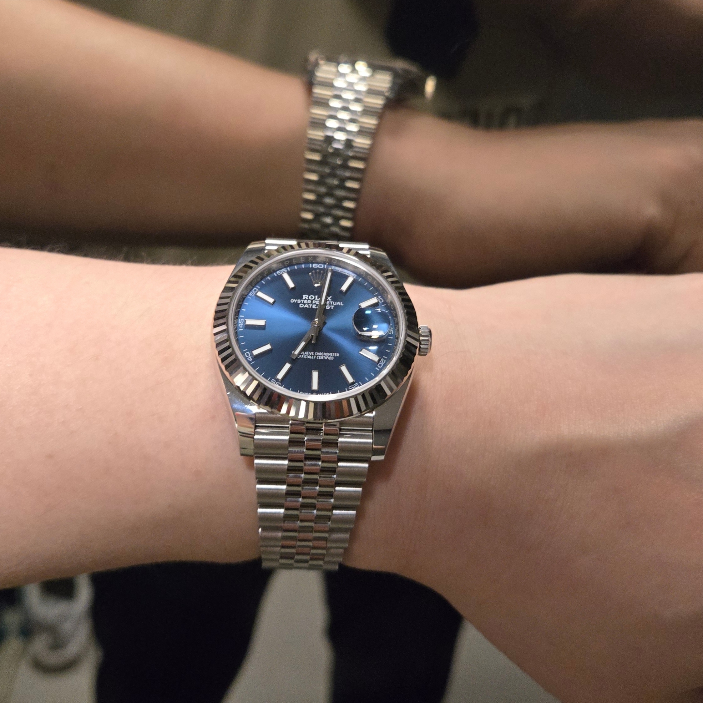 Rolex Datejust 41mm 126334 Bright Blue Jubilee 착용 스타일