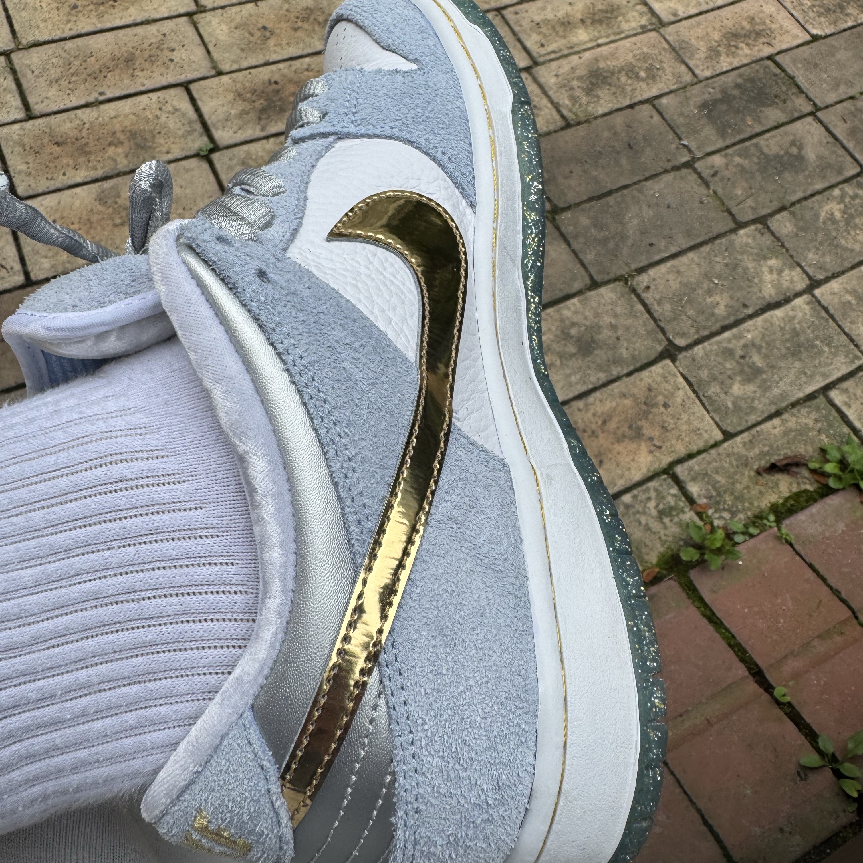 Nike x Sean Cliver SB Dunk Low Holiday Special 착용 스타일