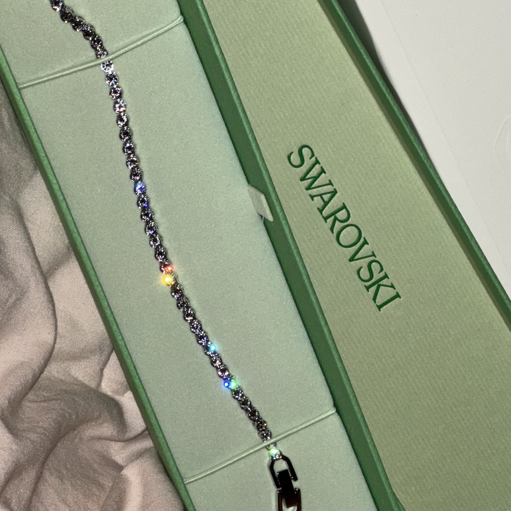 (W) Swarovski Emily Bracelet White Rhodium Plated 착용 스타일 - 1