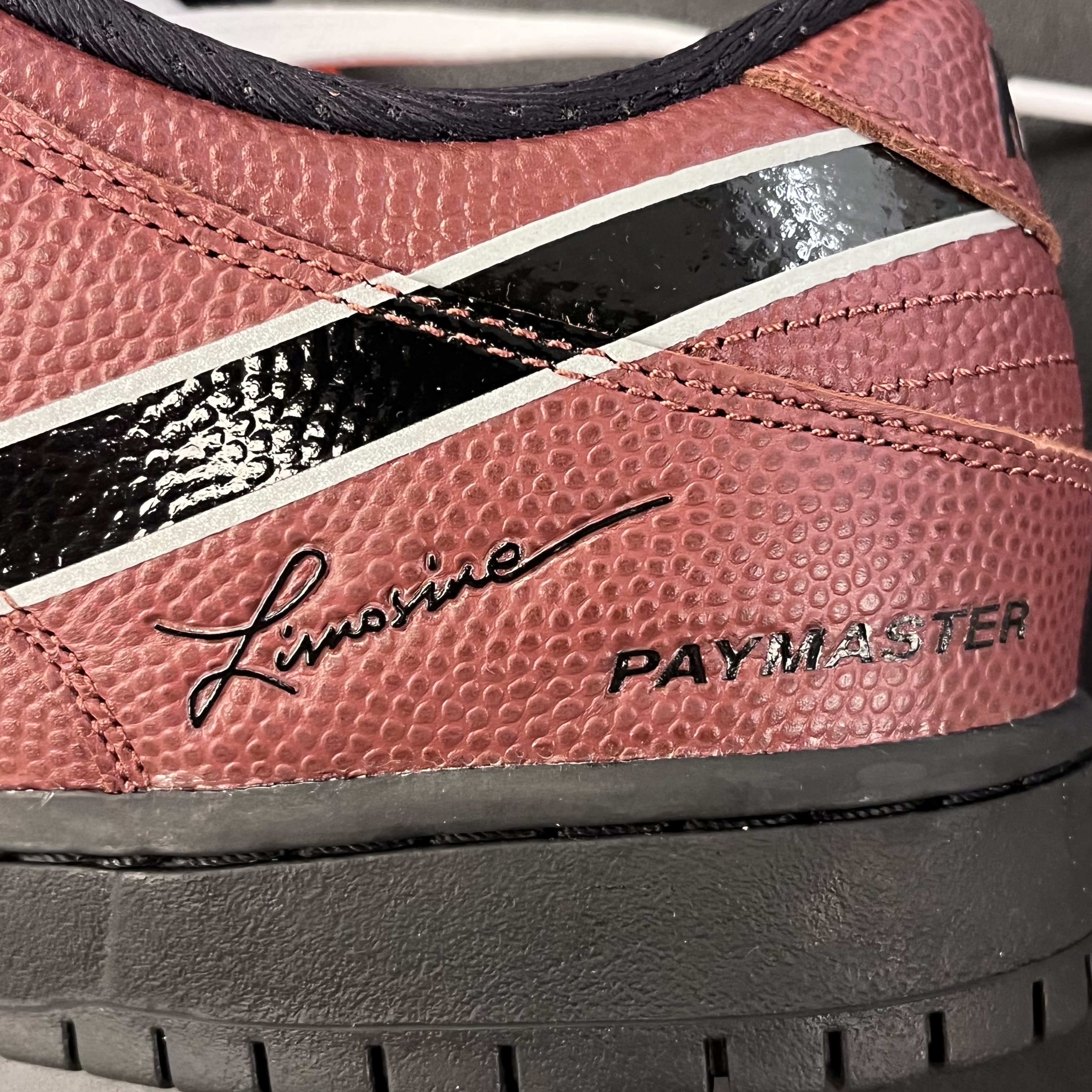 Nike x Limosine Skateboards SB Dunk Low Pro Brown and Black 착용 스타일 - 1