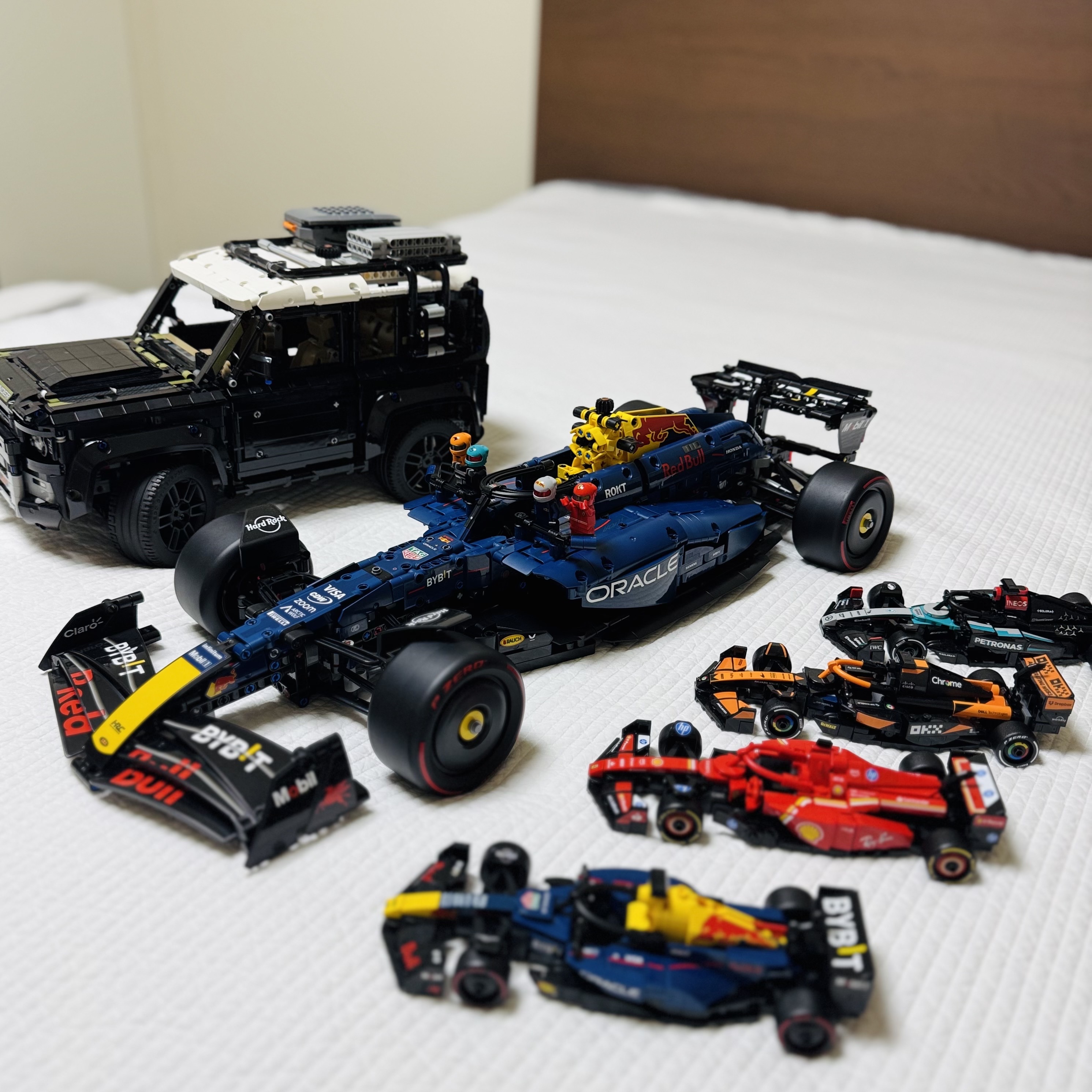 Lego Technic Oracle Red Bull Racing RB20 F1 Car, Lego Land Rover Defender 착용 스타일 - 1