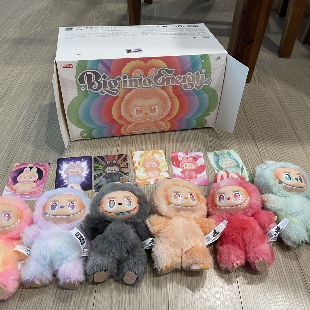 Pop Mart Labubu The Monsters Highlight Series Sealed Case (6 Blind Boxes) 착용 스타일