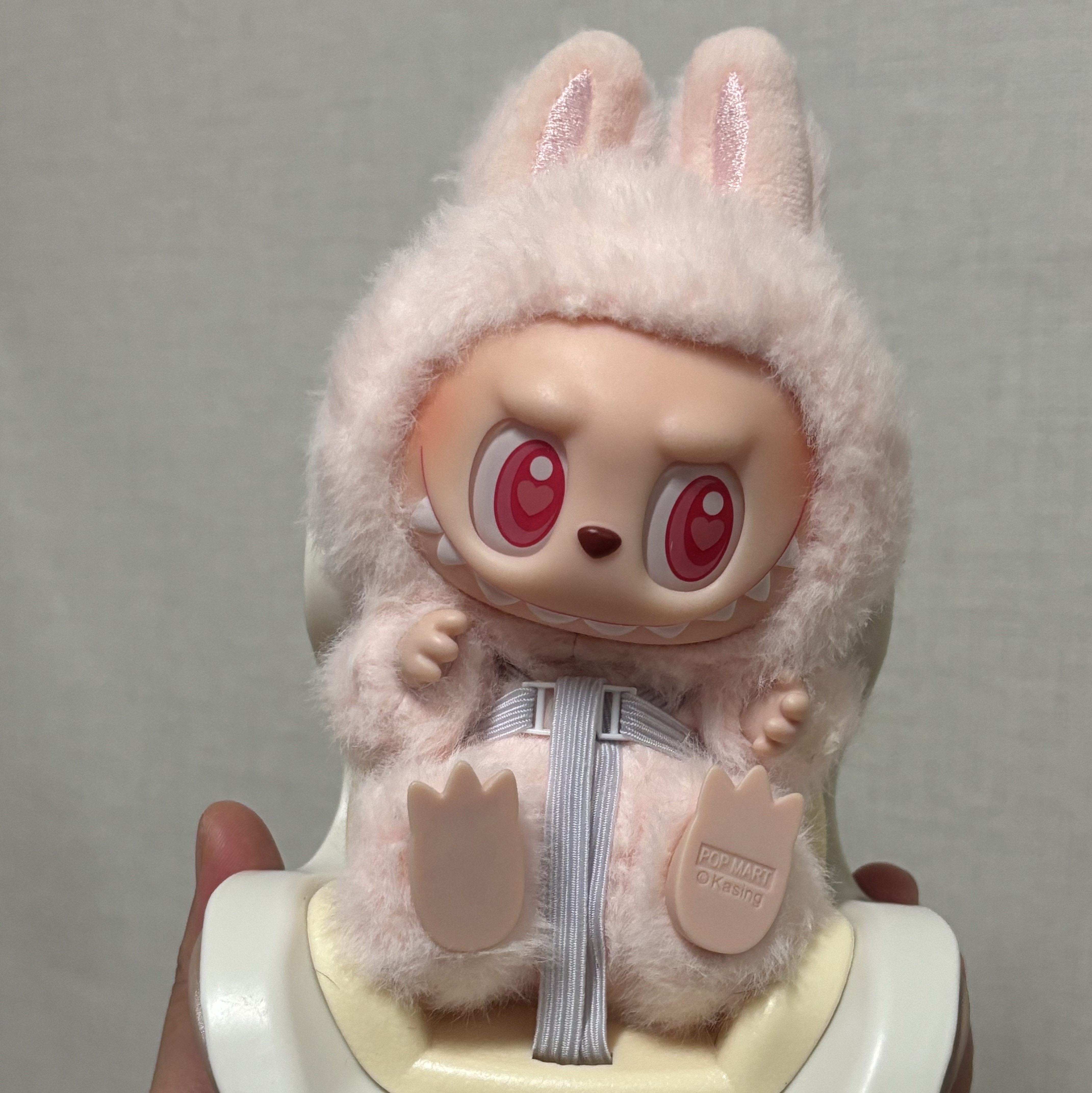 Pop Mart Labubu Let's Play Together Doll Series Sealed Case (1 Blind Box) 착용 스타일