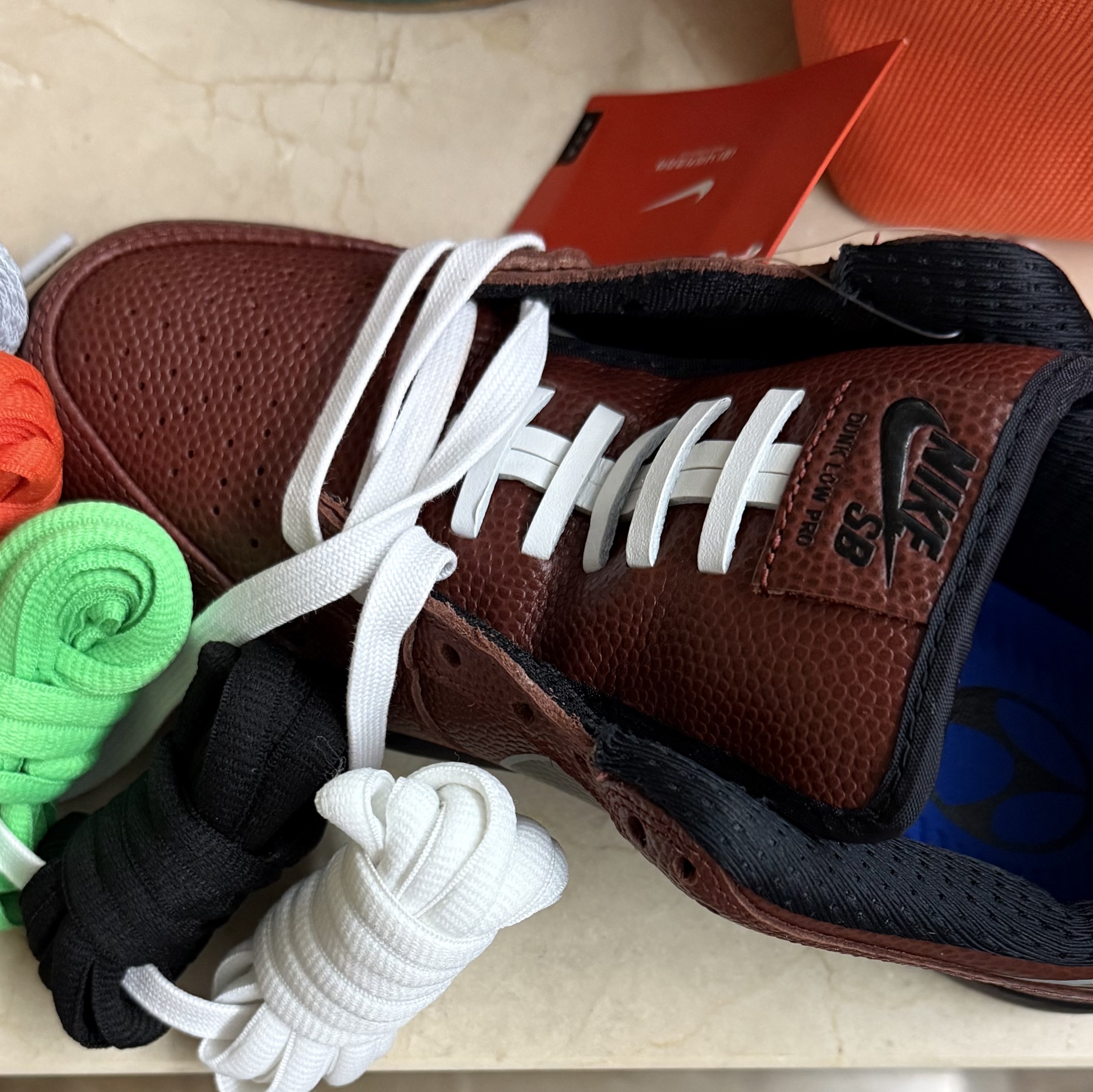Nike x Limosine Skateboards SB Dunk Low Pro Brown and Black 착용 스타일 - 4