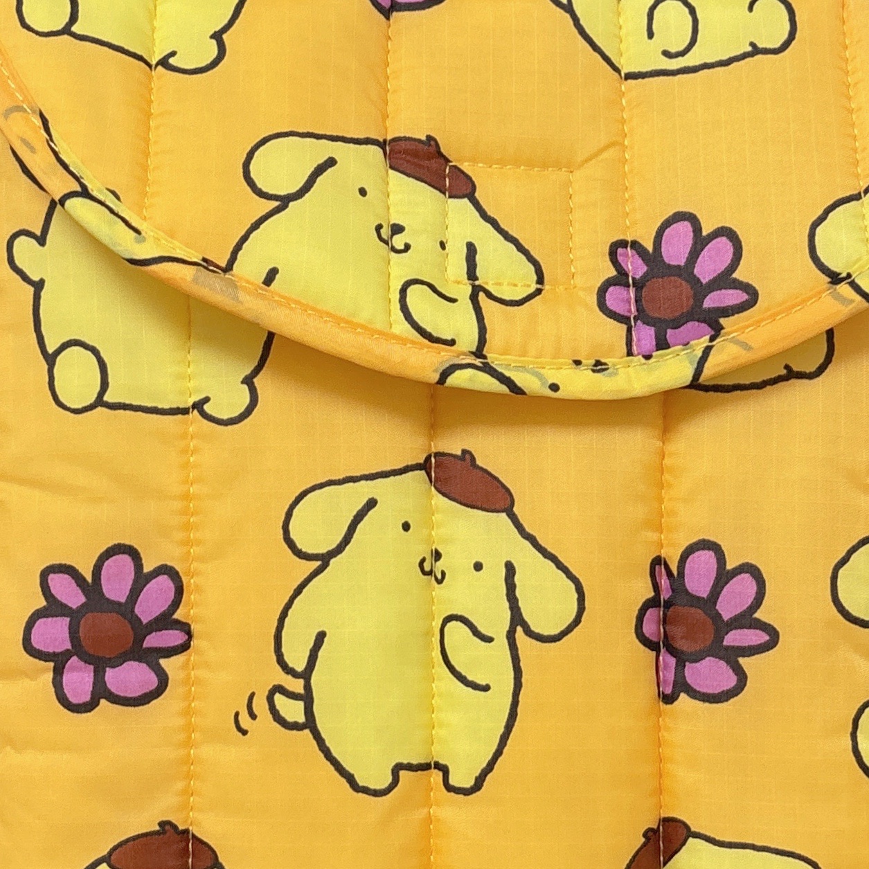 Baggu x Sanrio Puffy Laptop Sleeve Pompompurin 착용 스타일