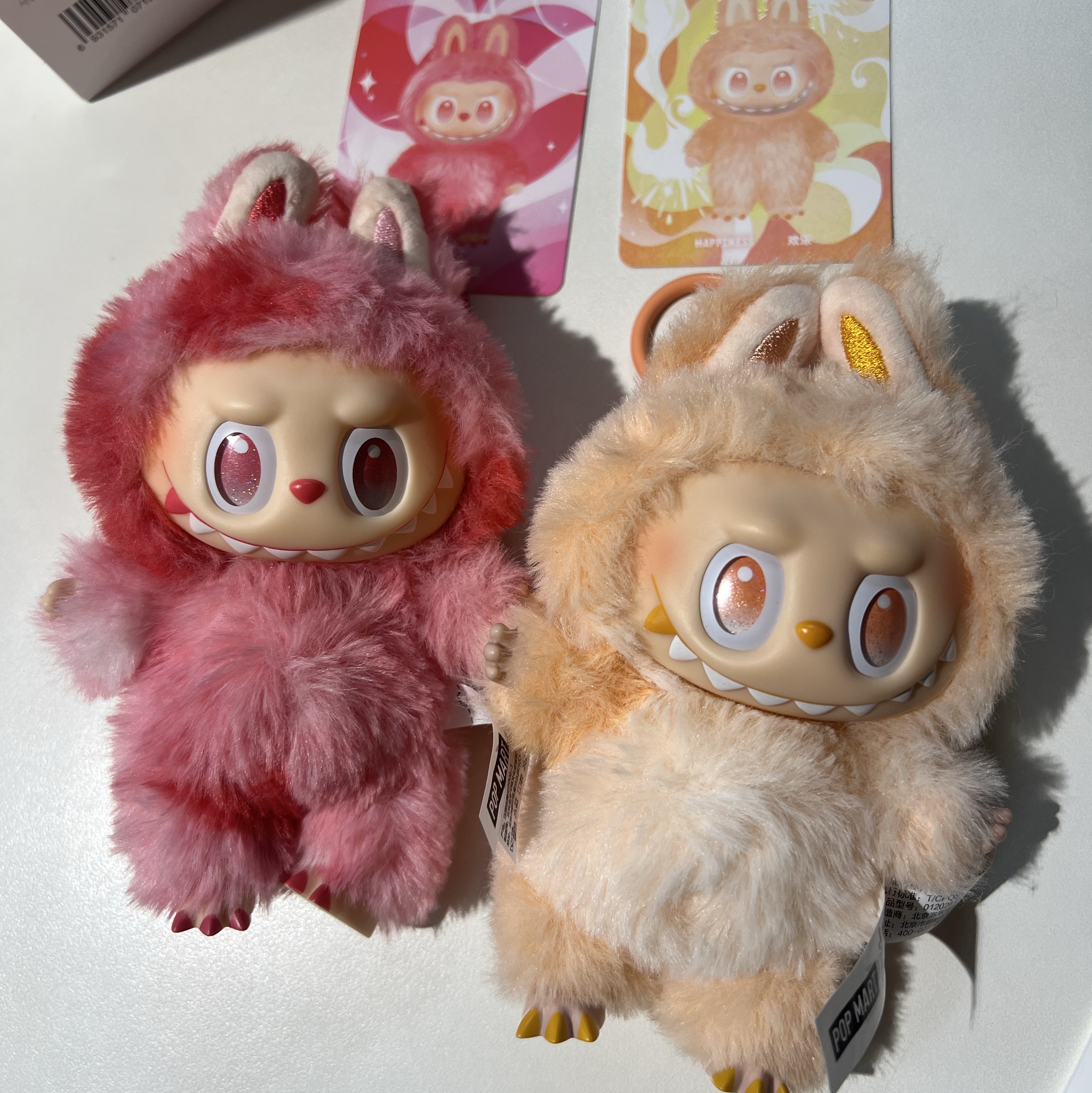 Pop Mart Labubu The Monsters Highlight Series Sealed Case (Bundle of 2/1 Blind Box) 착용 스타일