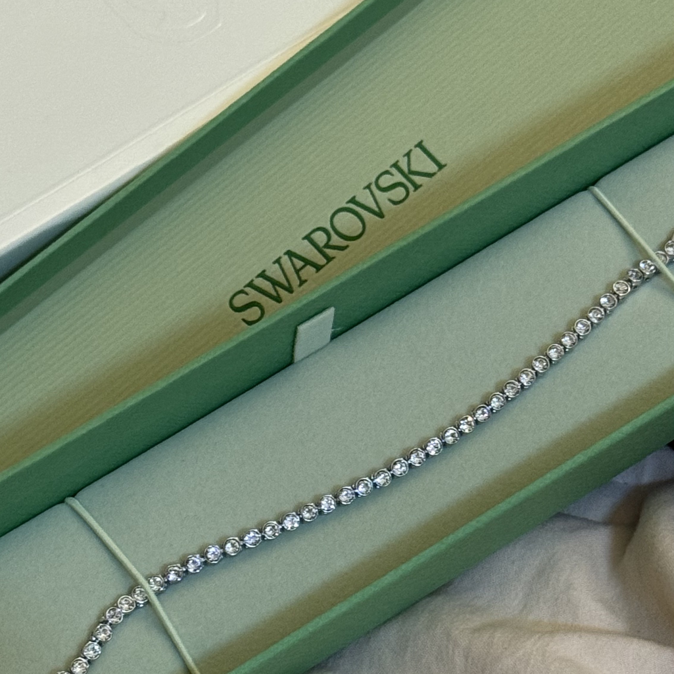 (W) Swarovski Emily Bracelet White Rhodium Plated 착용 스타일 - 2