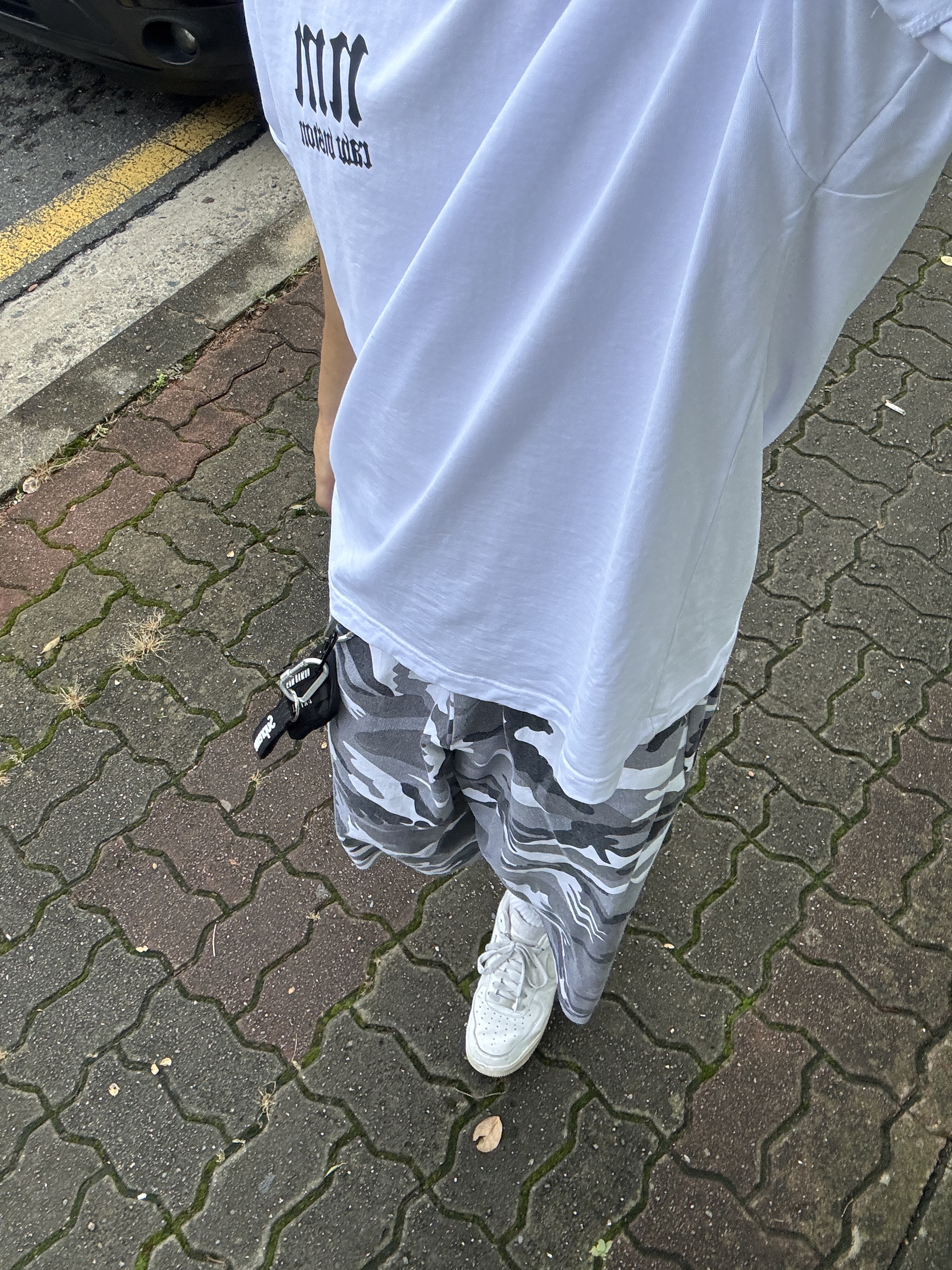 SLOW RECORD HOUSE Carpenter Bermuda Wide Camo Pants White, Nike Air Force 1 '07 Low White 착용 스타일