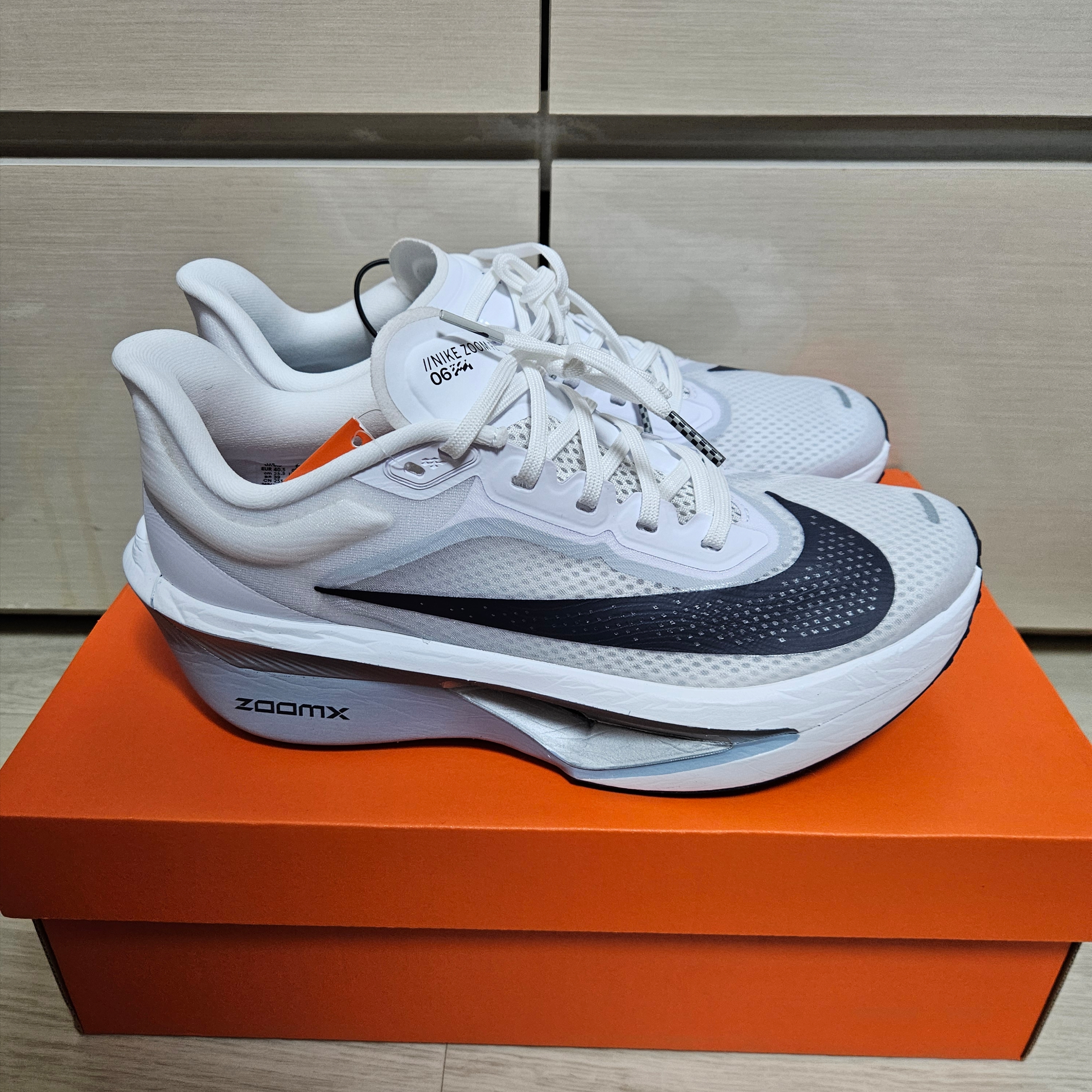 Nike Zoom Fly 6 White Pure Platinum 착용 스타일 - 2