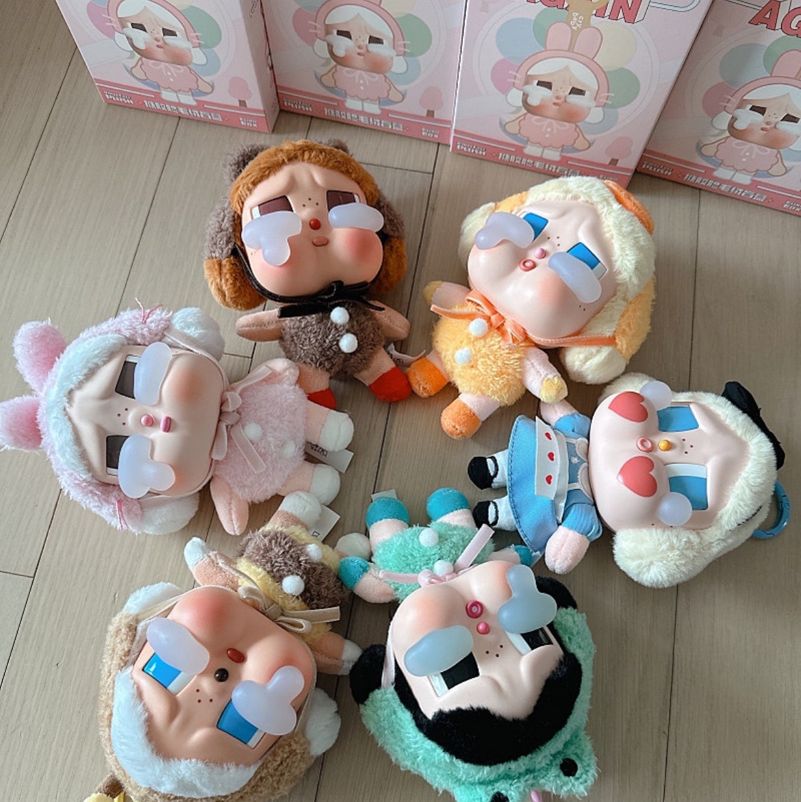 Pop Mart Crybaby Crying Again Series Plush Keyring Love Makes Us Cry (Opened Case), Pop Mart Crybaby Crying Again Series Plush Keyring Sealed Case (6 Blind Boxes) 착용 스타일 - 2