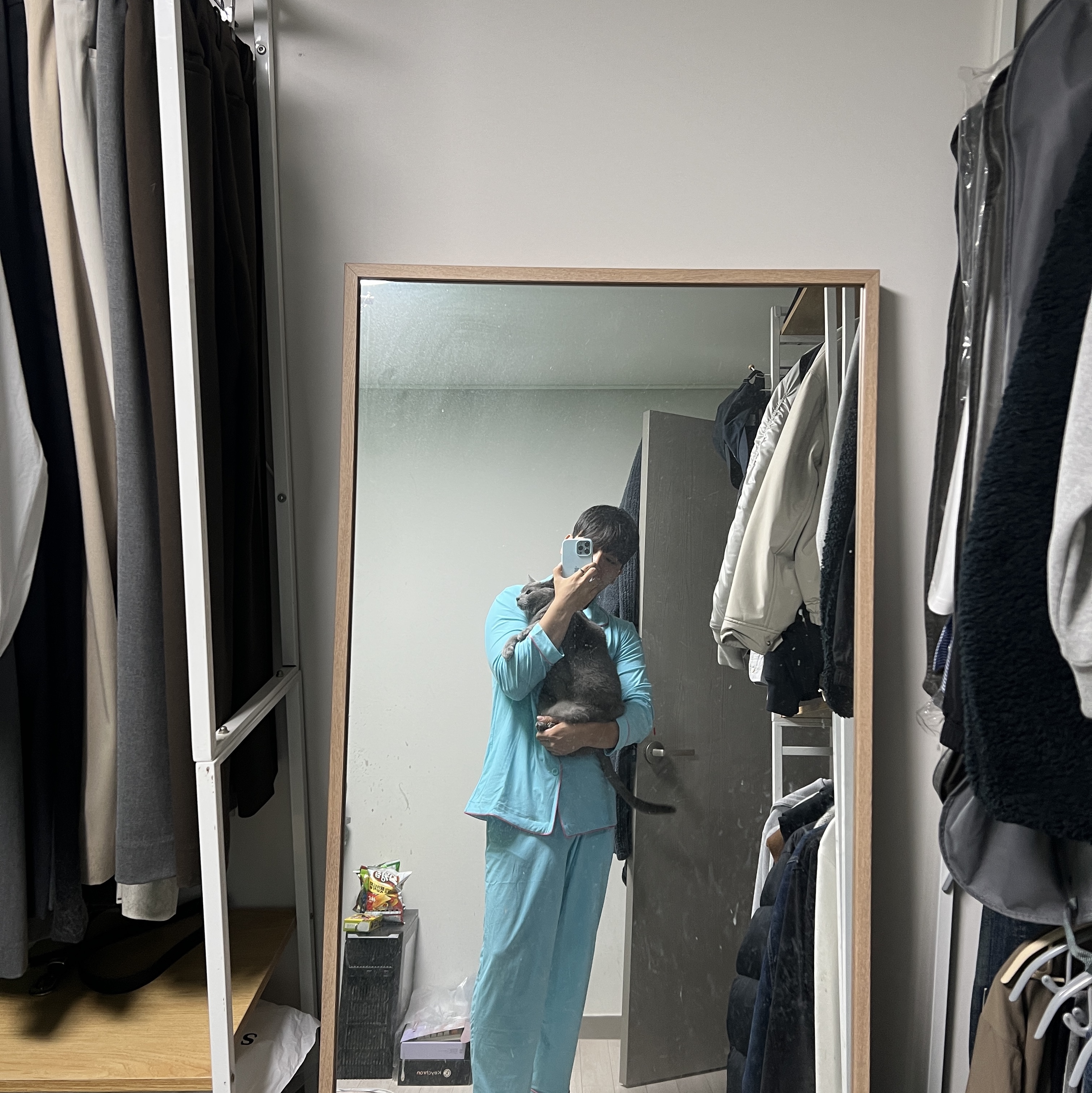 G-DRAGON Ubermensch Pajama Set Sky Blue 착용 스타일 - 2