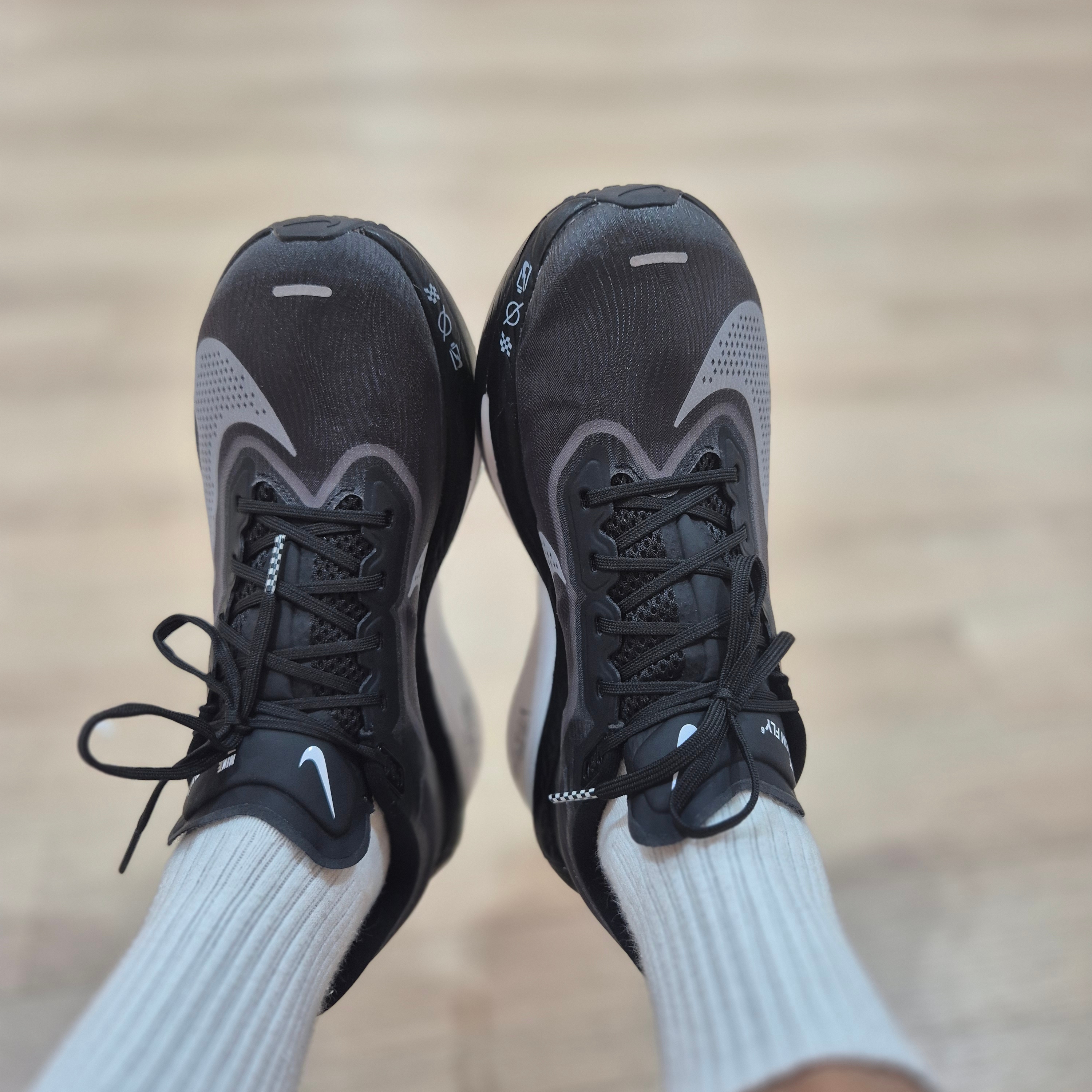 Nike Zoom Fly 6 Black Light Smoke Grey 착용 스타일
