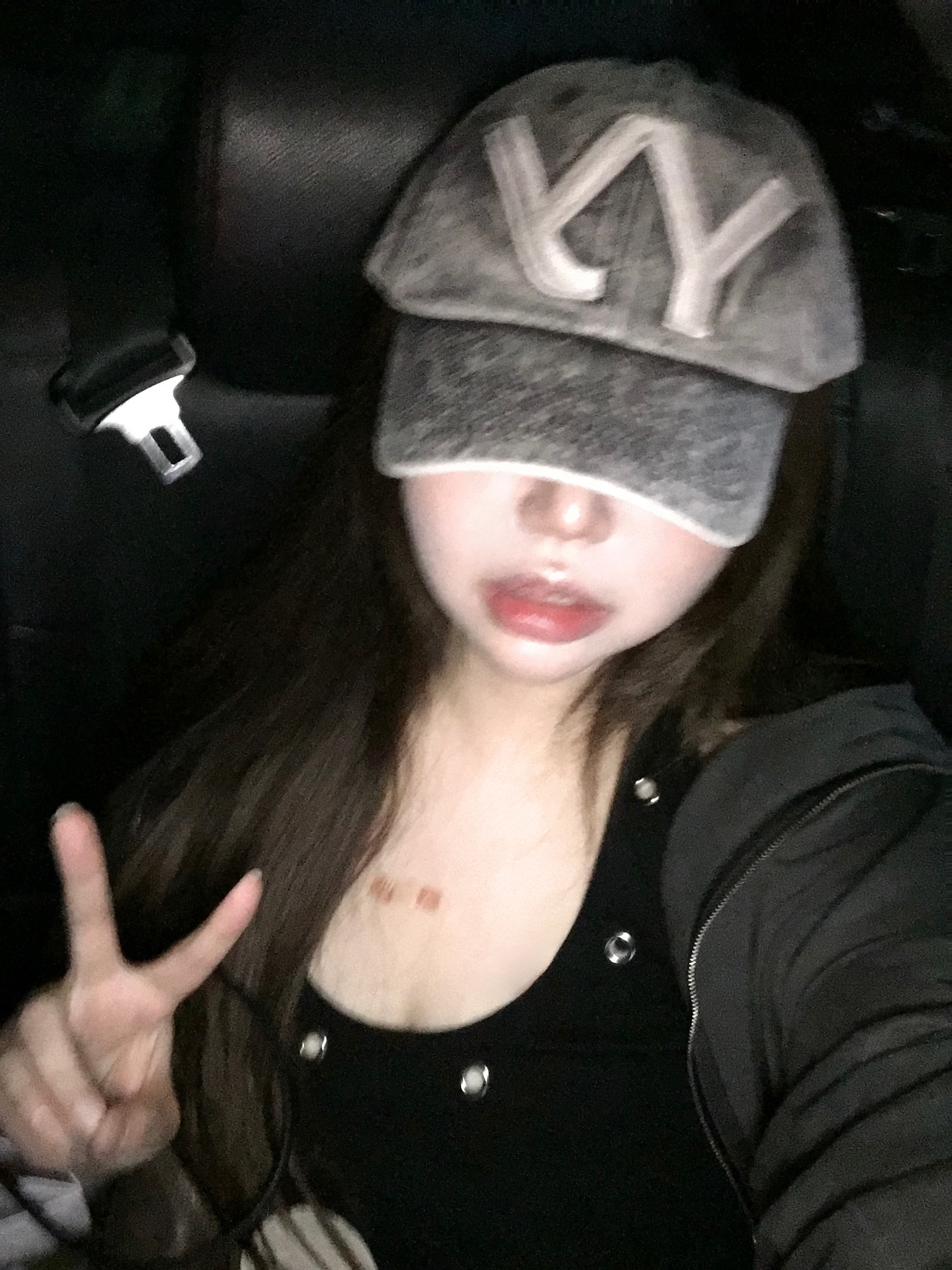 Open Yy Cotton Ball Cap Brown, ¥$ Vultures Merch Hoodie Black - Korea Exclusive 착용 스타일 - 3