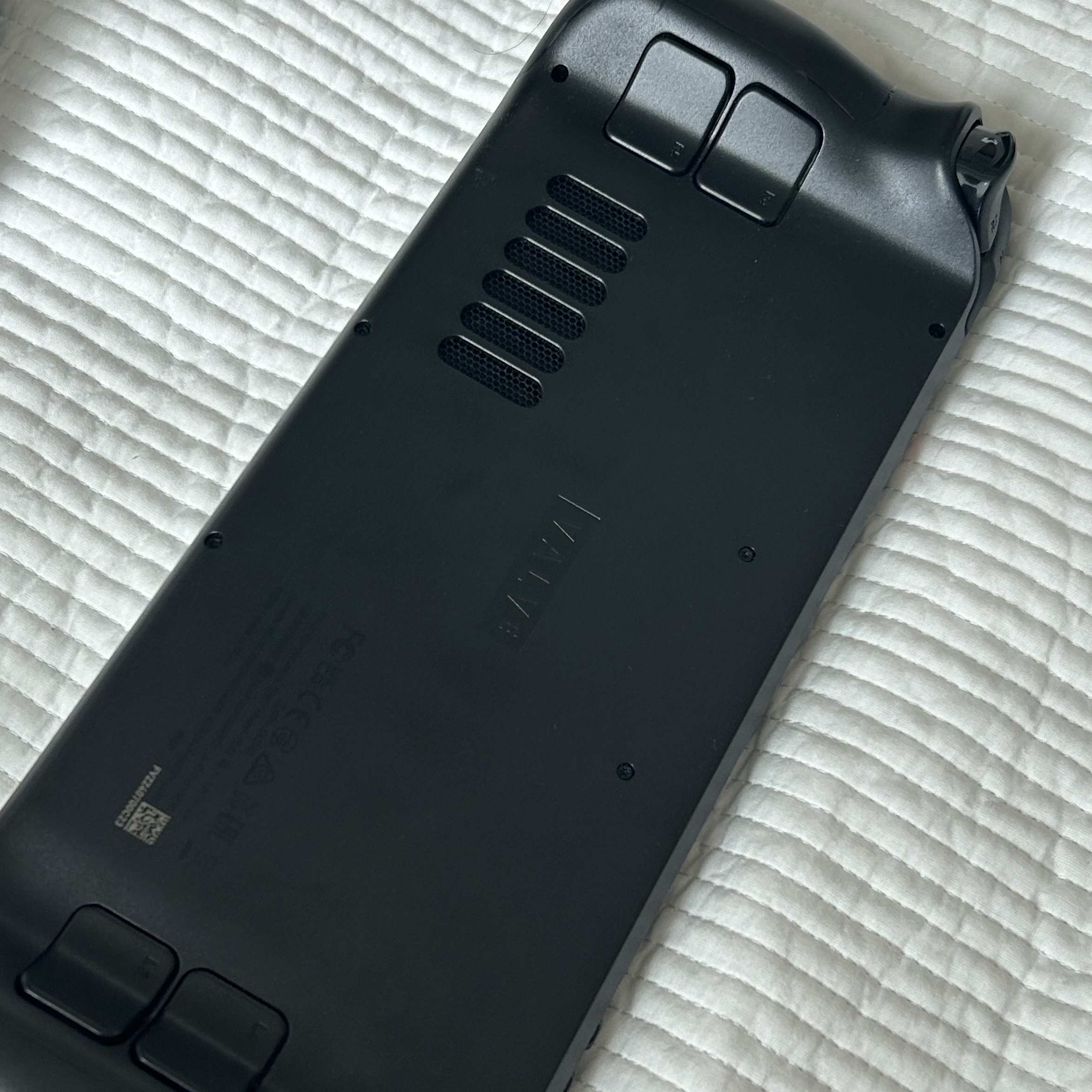 Valve Steam Deck OLED 1TB NVMe SSD (Korean Ver.) 착용 스타일 - 3