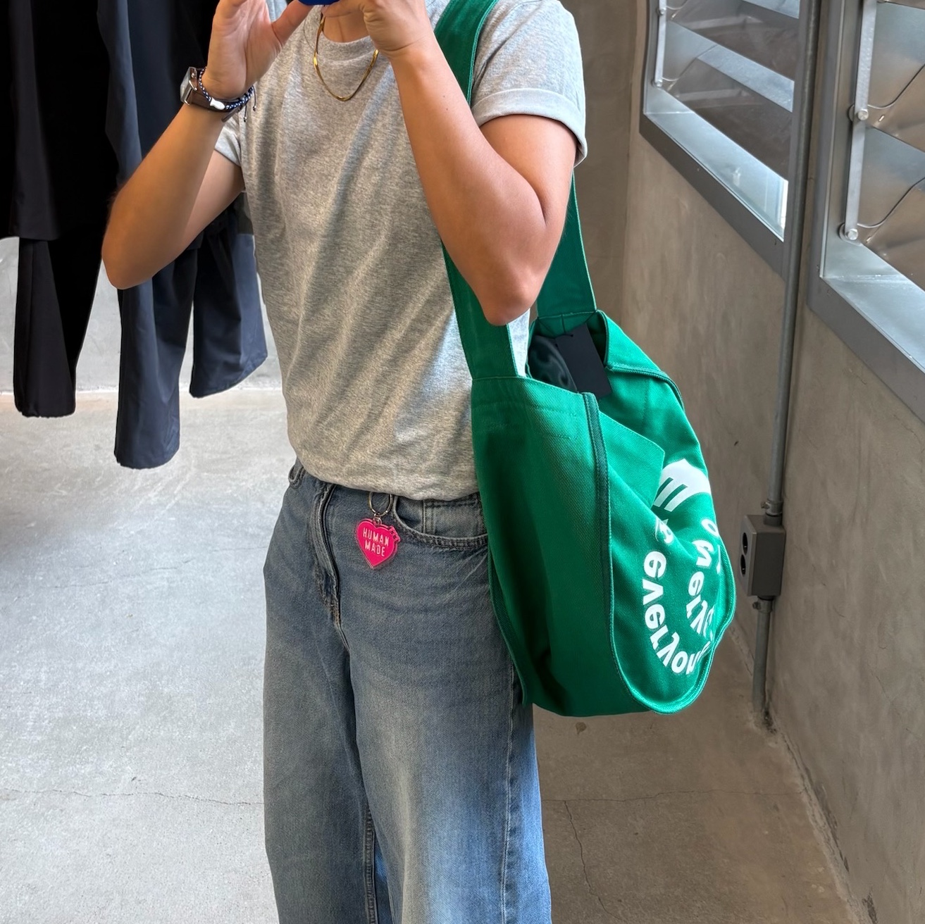 Sansan Gear X b.E Swirl Bag Green 착용 스타일