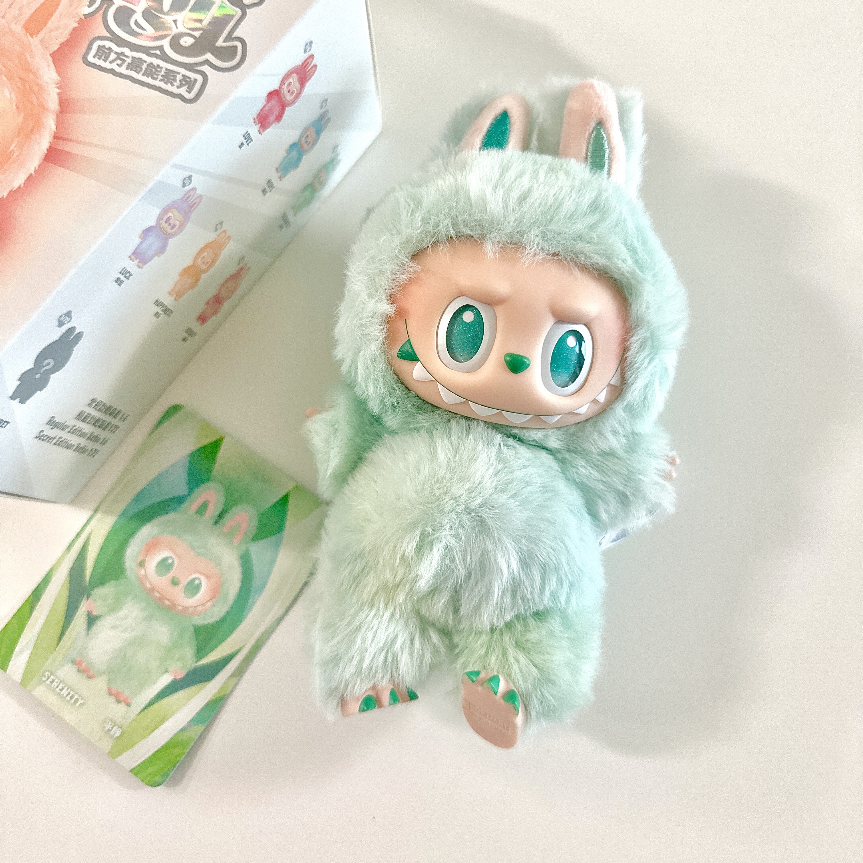 Pop Mart Labubu The Monsters Highlight Series Sealed Case (1 Blind Box) 착용 스타일
