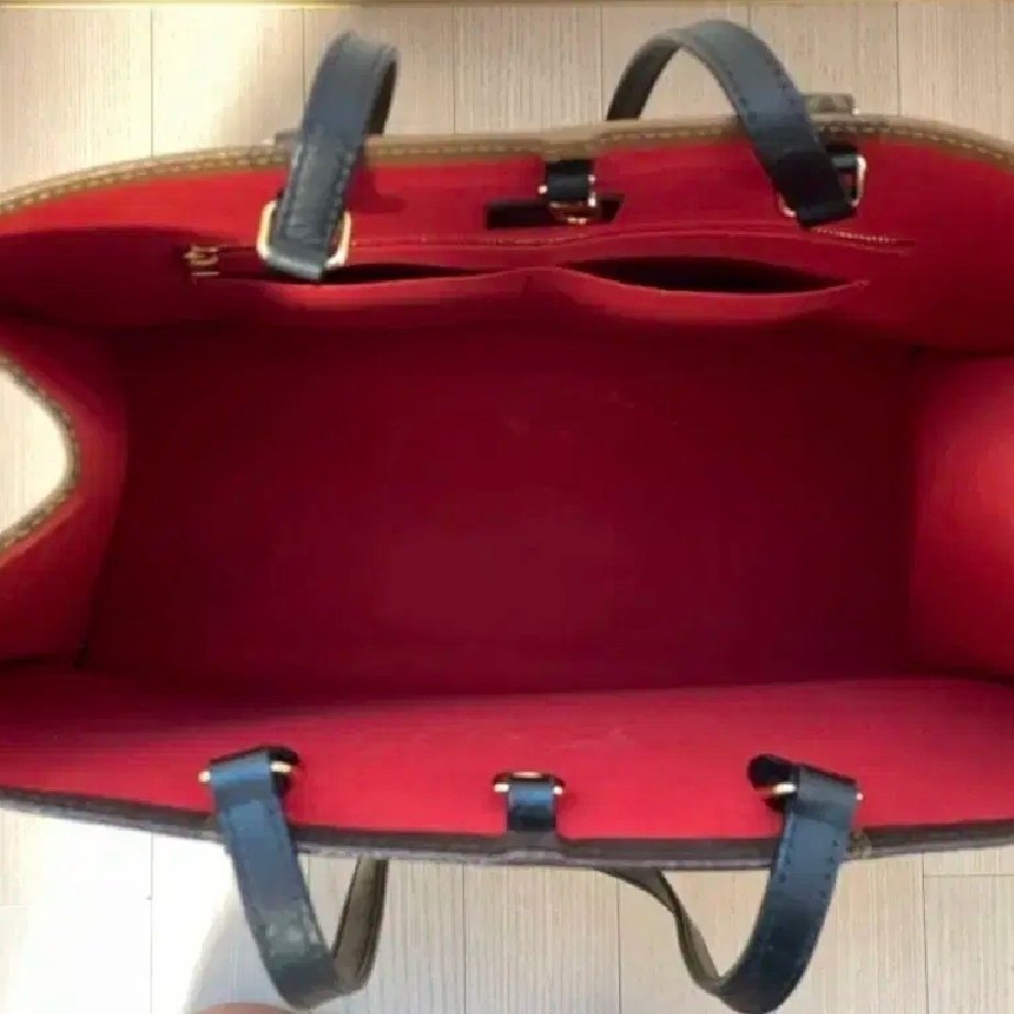 Louis Vuitton Onthego GM Monogram 착용 스타일 - 6