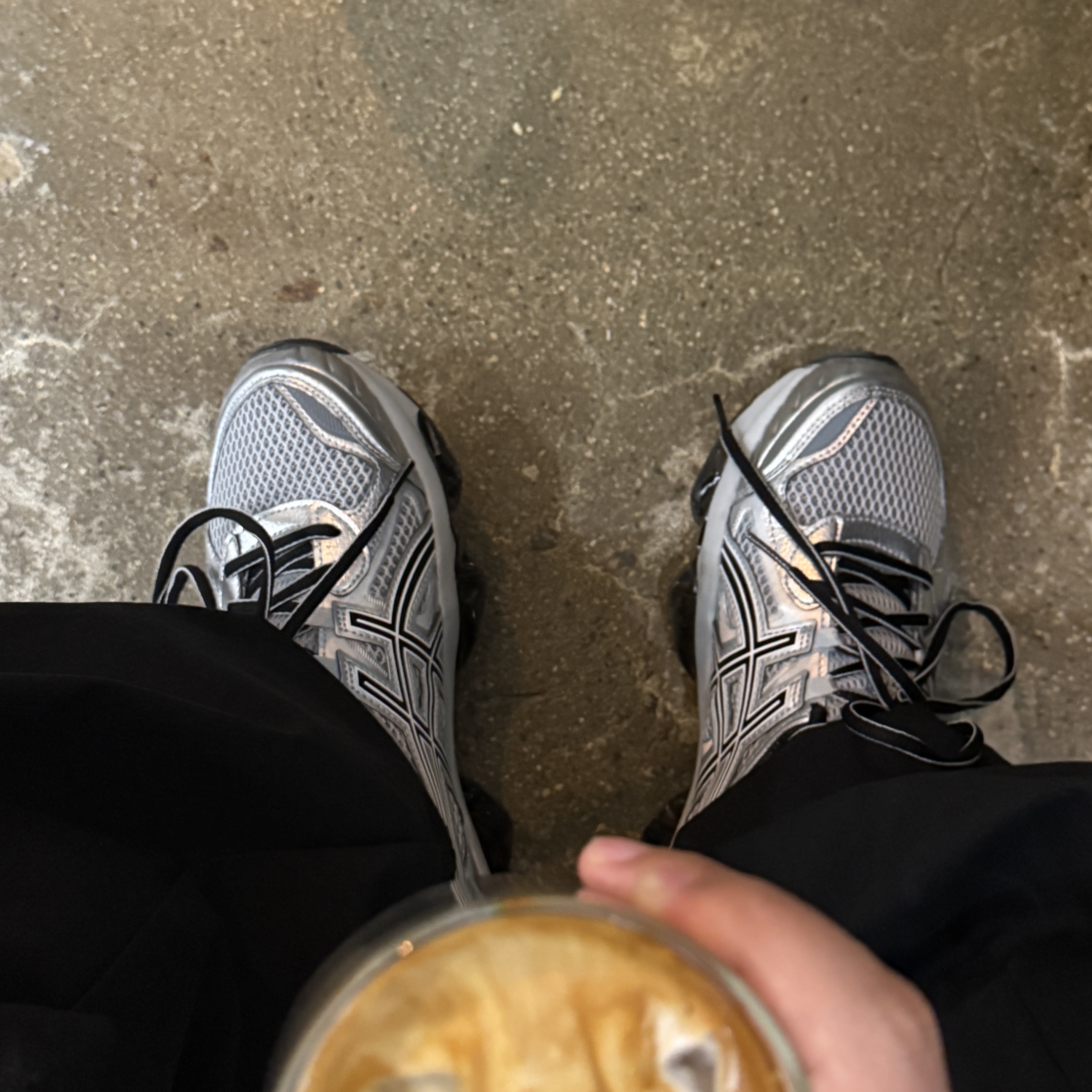 Asics Gel-Quantum Kinetic Mid Grey Pure Silver 착용 스타일 - 1