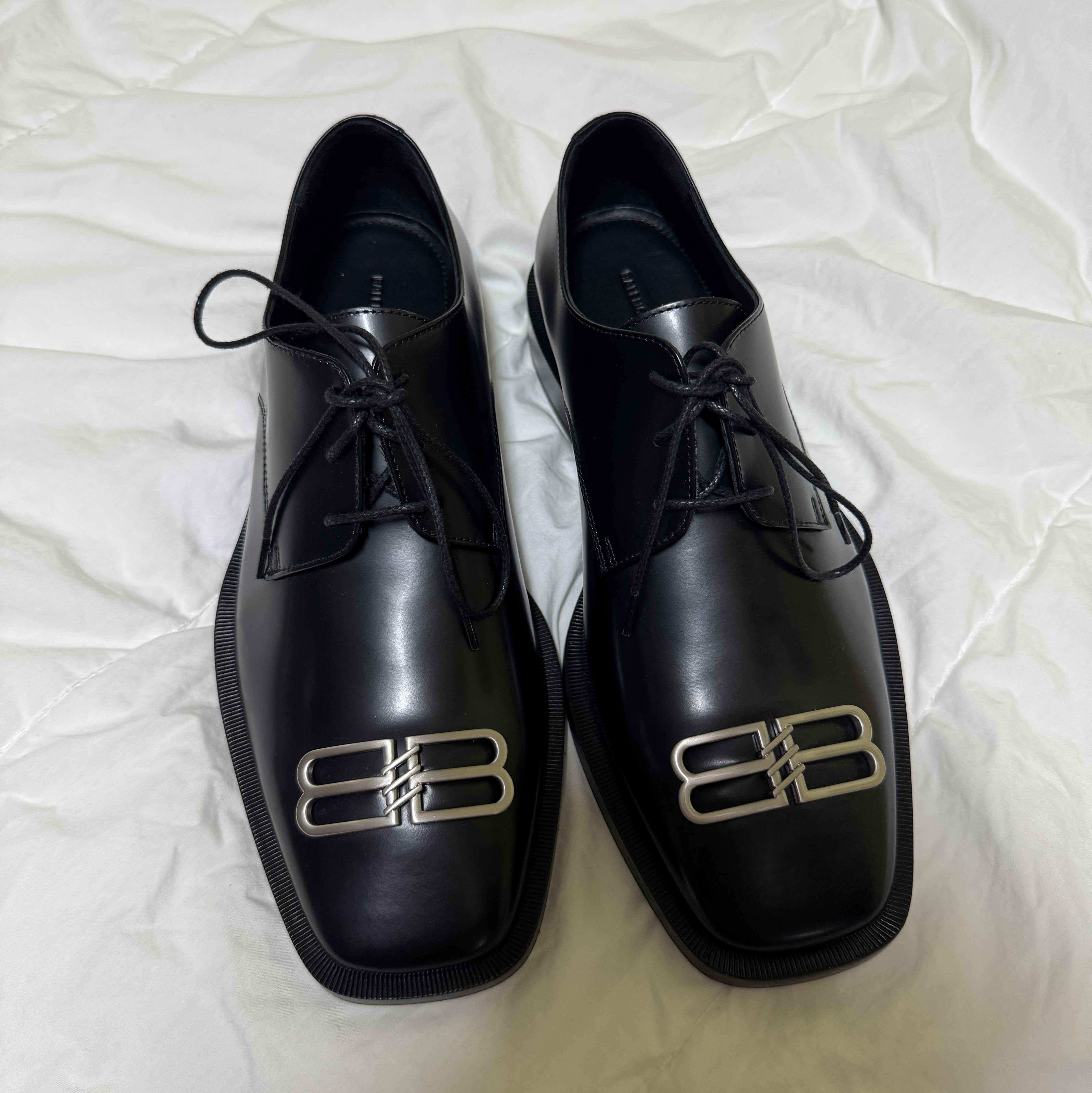 Balenciaga BB Icon Derby Shoes Black 착용 스타일