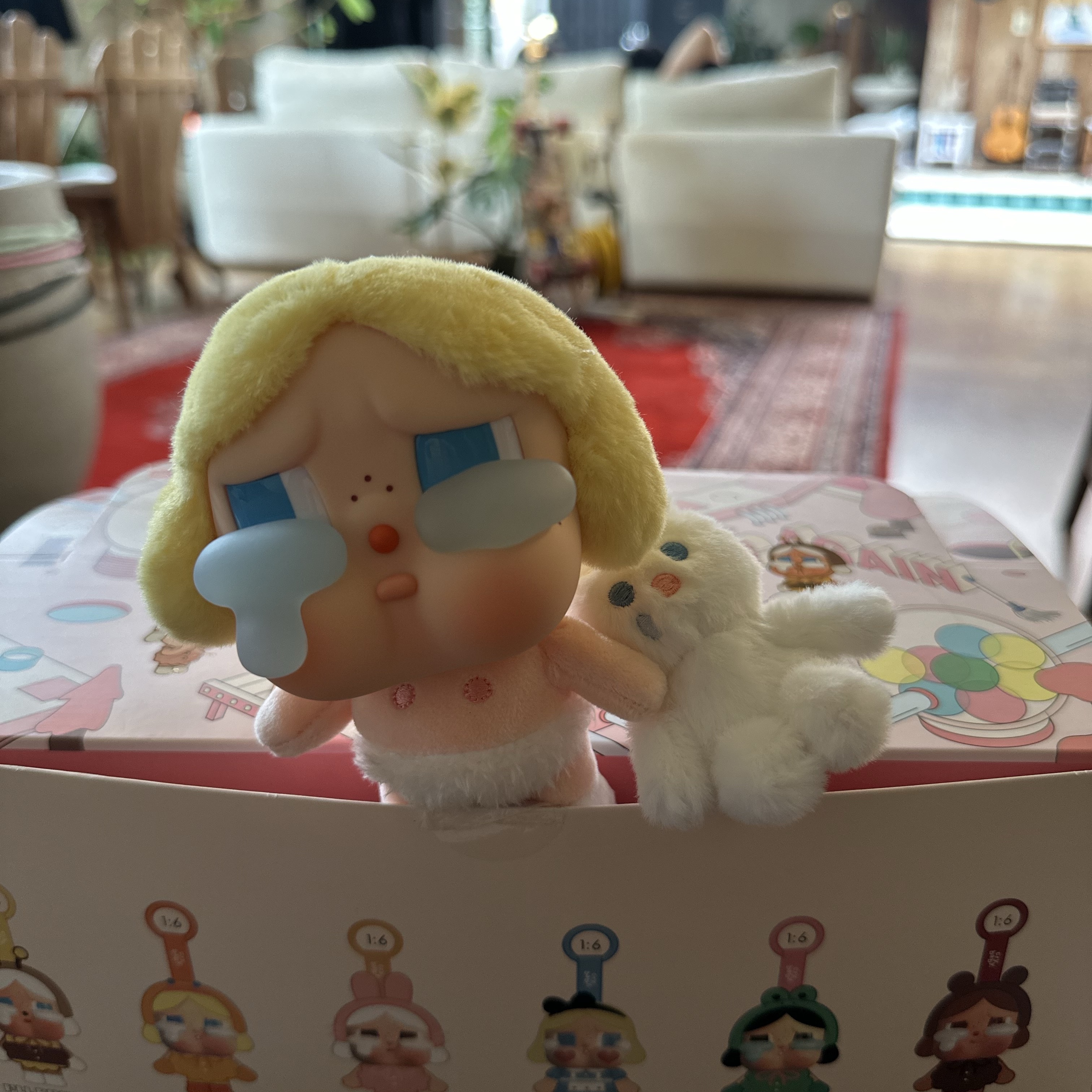 Pop Mart Crybaby Crying Again Series Plush Keyring Sealed Case (6 Blind Boxes) 착용 스타일