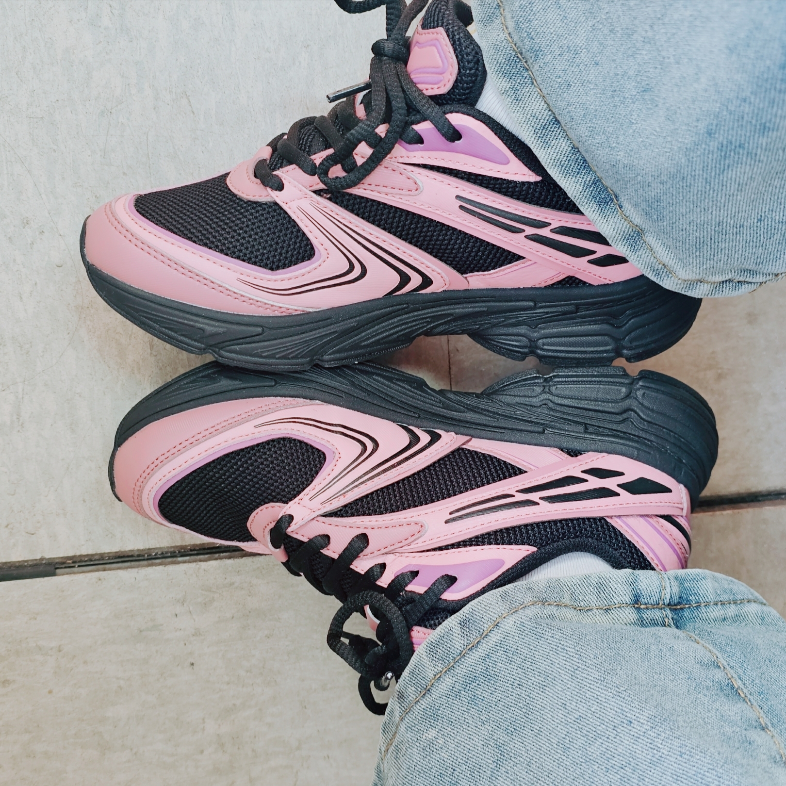 Fila Interun Pink Black 착용 스타일 - 2