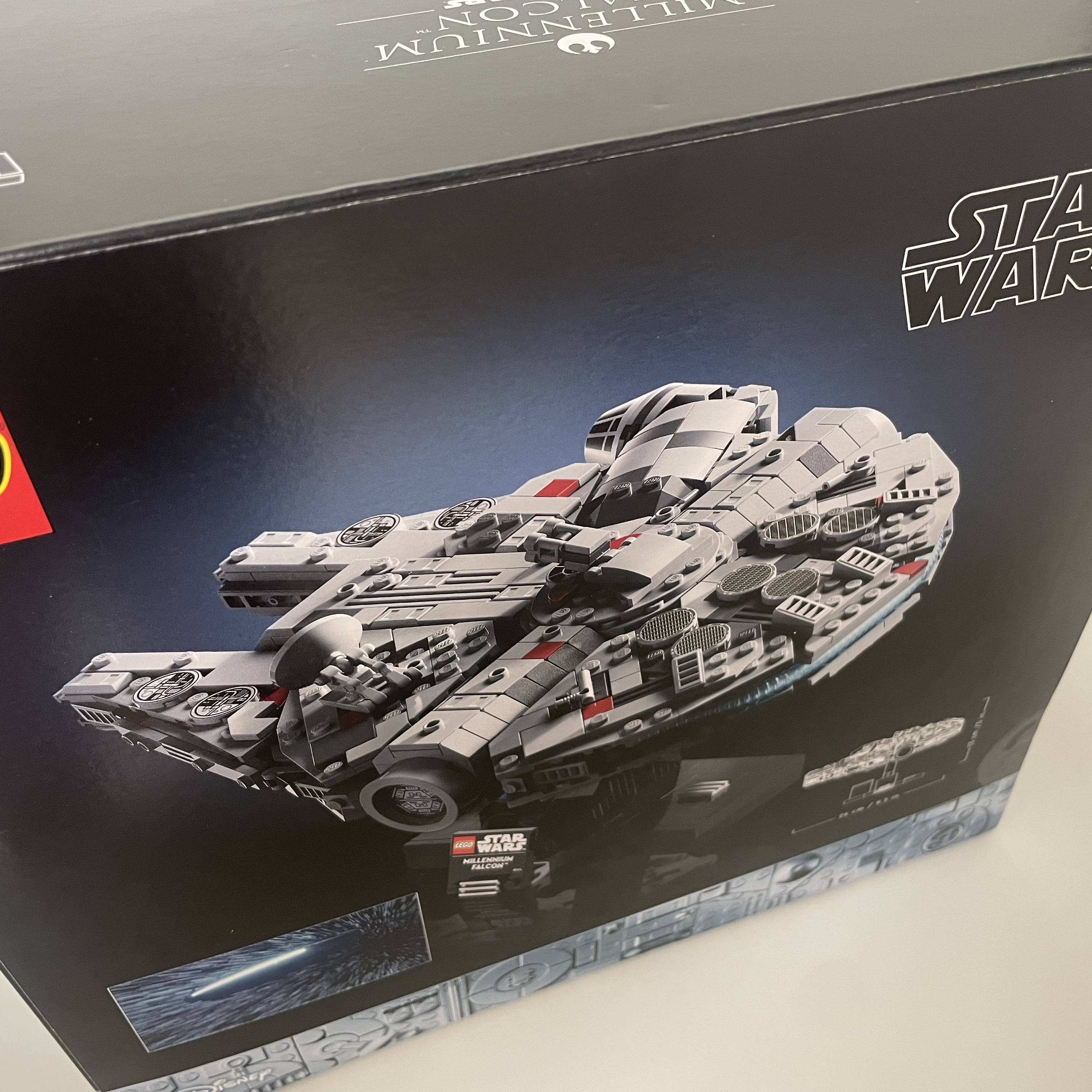 Lego Star Wars Millennium Falcon 착용 스타일 - 2