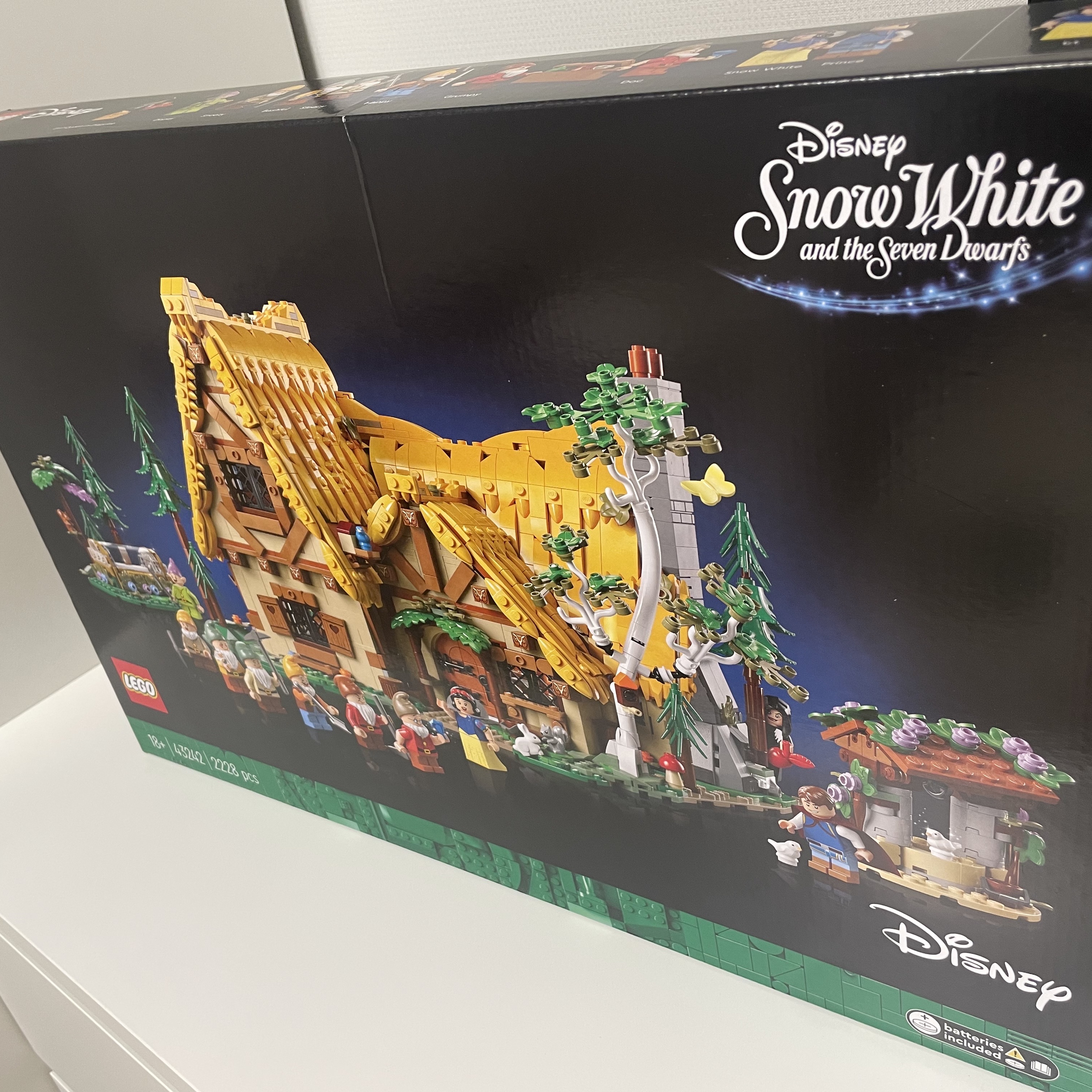 Lego Disney Snow White and the Seven Dwarfs' Cottage 착용 스타일 - 2