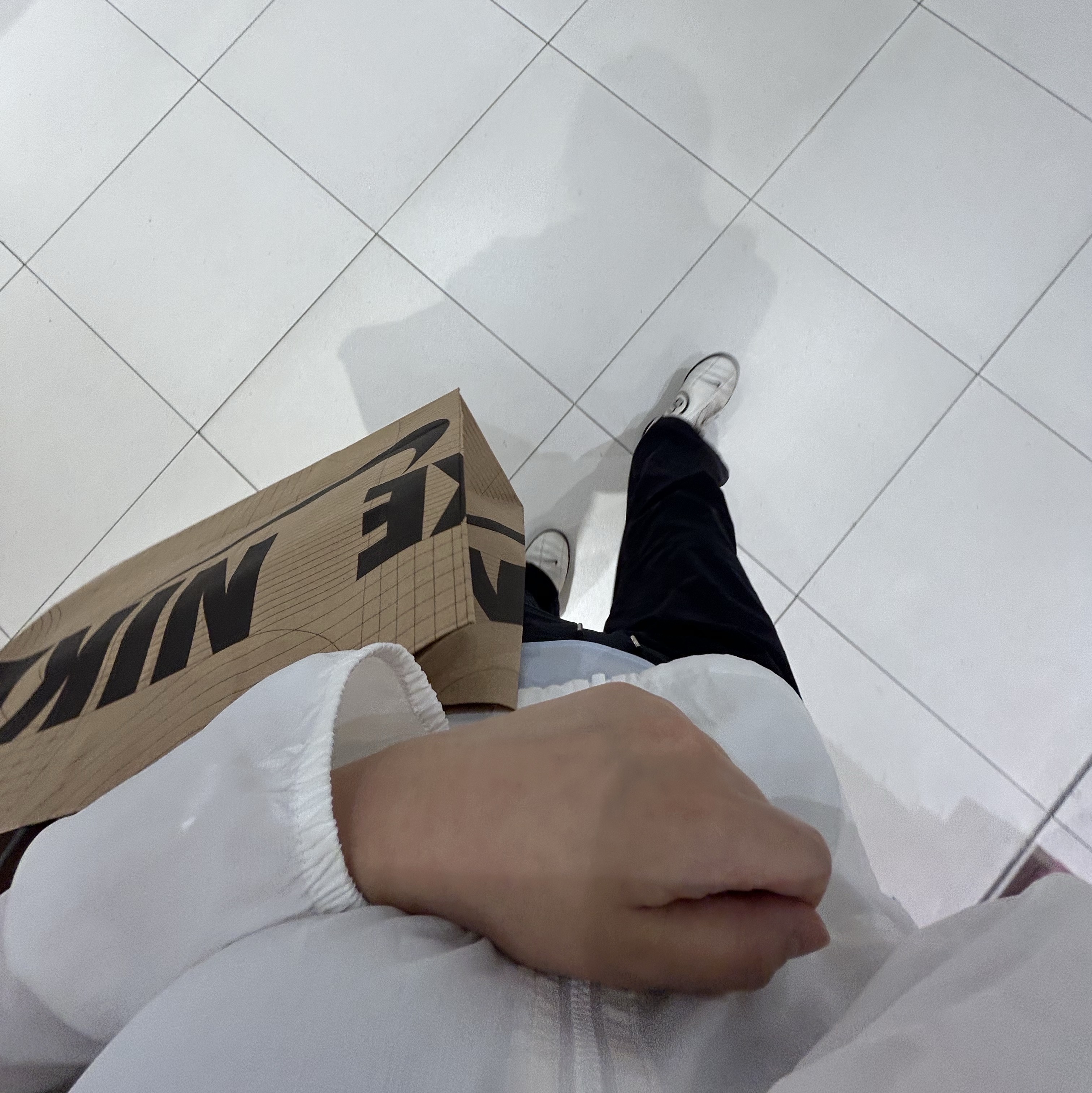 Nike ZoomX Vaporfly Next% 4 White Hyper Pink 착용 스타일 - 3