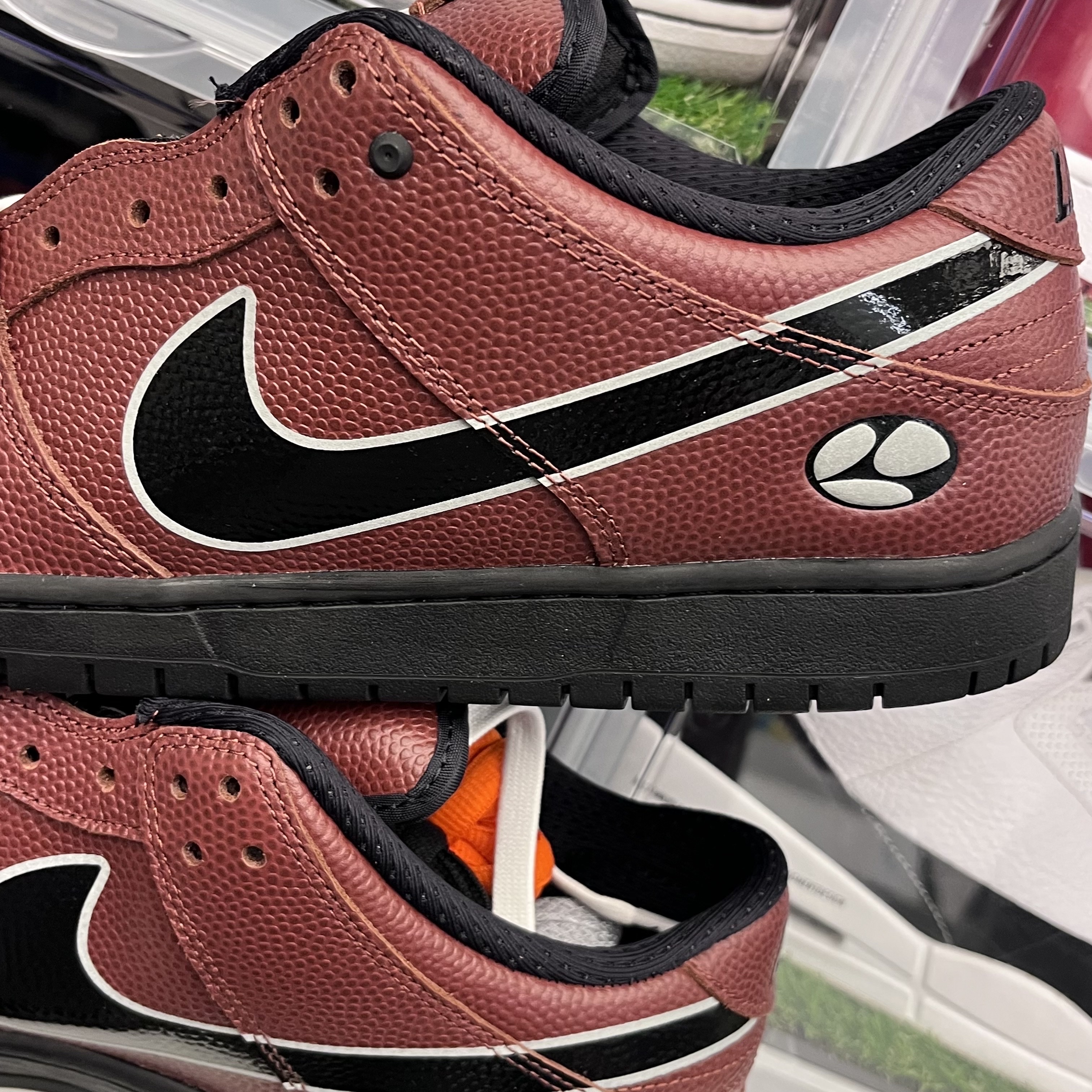 Nike x Limosine Skateboards SB Dunk Low Pro Brown and Black 착용 스타일 - 4