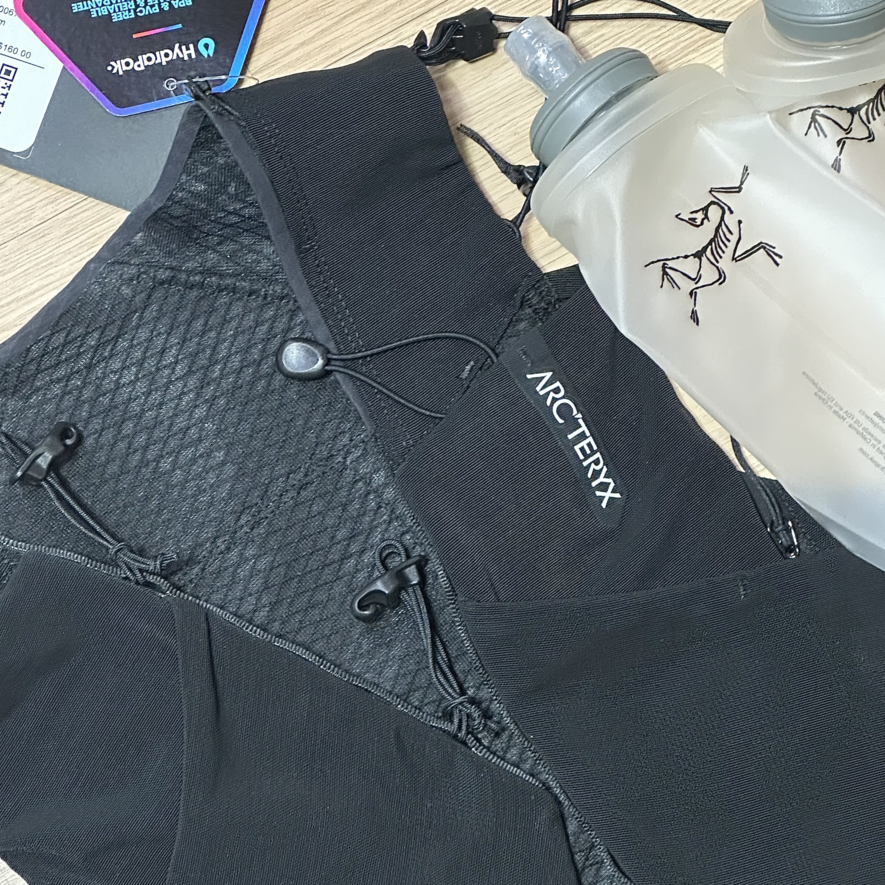 Arc'teryx Norvan 7 Vest Black, Arc'teryx Rho Headband Black 착용 스타일 - 1