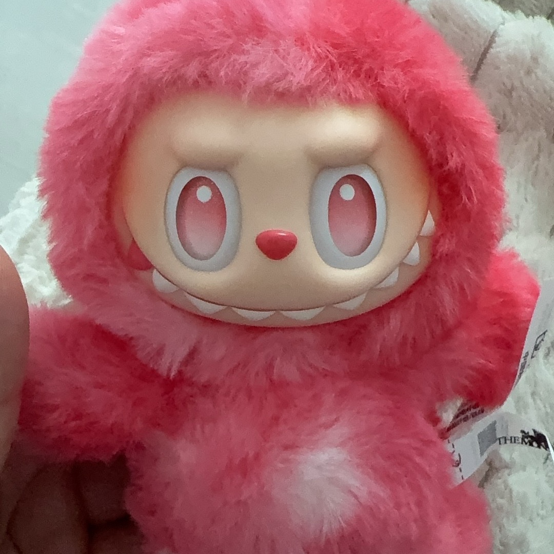 Pop Mart Labubu The Monsters Highlight Series Sealed Case (Bundle of 2/1 Blind Box) 착용 스타일