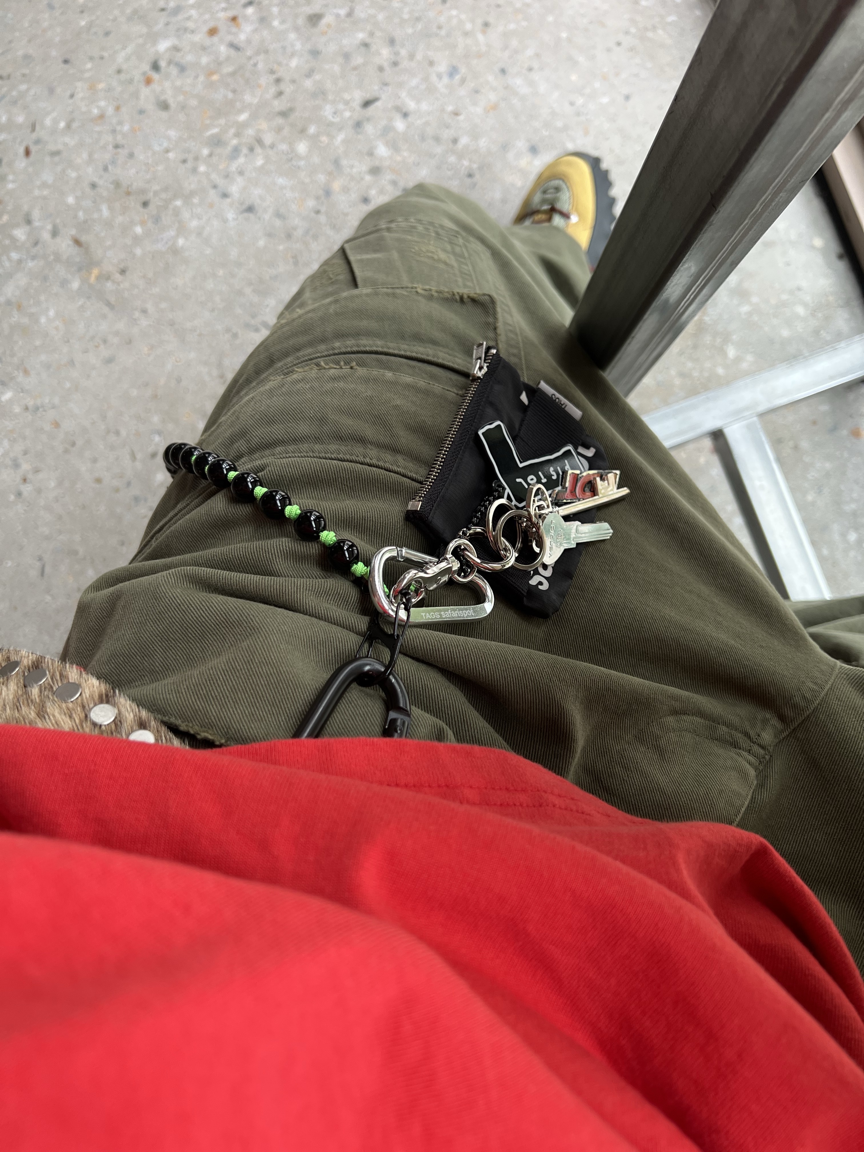 Nonnod Double Pocket Cargo Pants Vintage Khaki, Oakley Factory Team Suede Flesh Edge Boots Yellow 착용 스타일 - 5