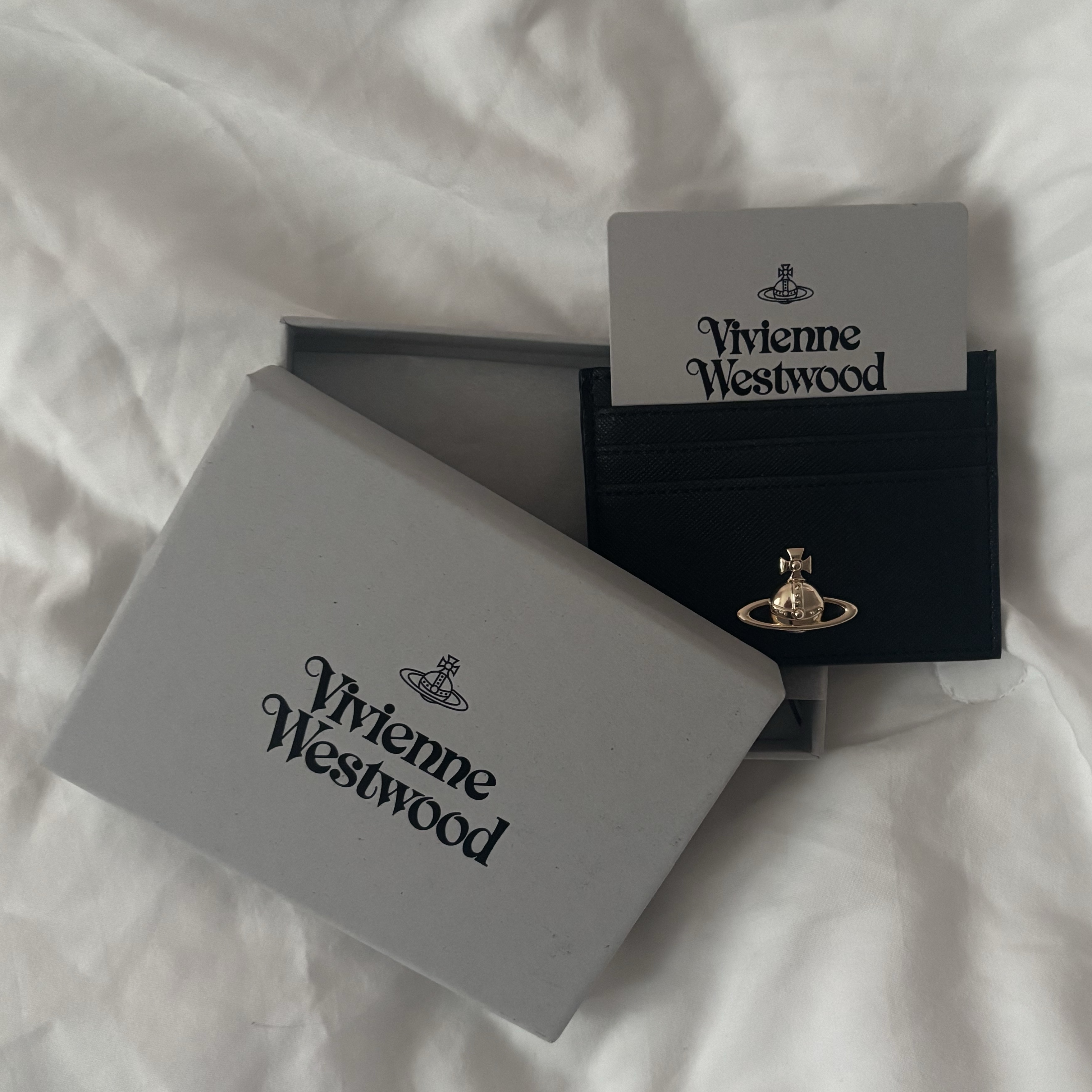 Vivienne Westwood Saffiano Flat Card Holder Black 착용 스타일 - 2