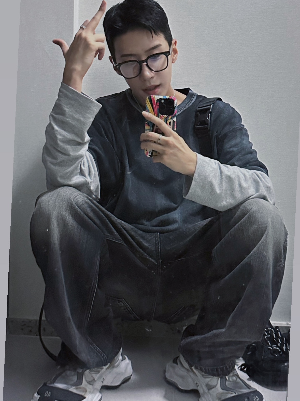 Nonnod Milky washed layered T-Shirt, Balenciaga Cargo Sneakers White Grey 착용 스타일 - 1