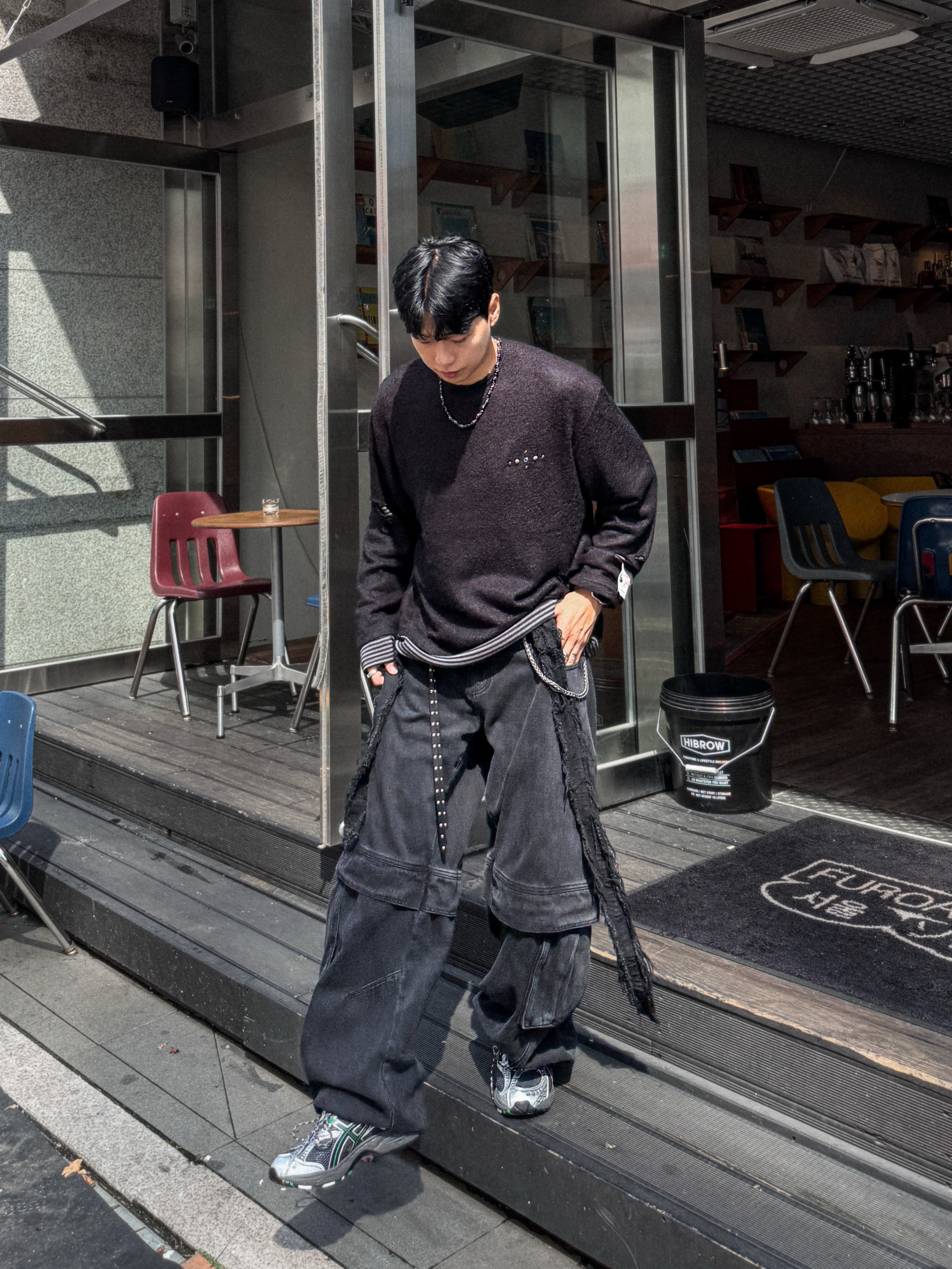 Asics Gel-Nimbus 10.1 Obsidian Grey Green Basil, BLR Utility Cargo Washed Denim Pants 착용 스타일 - 4