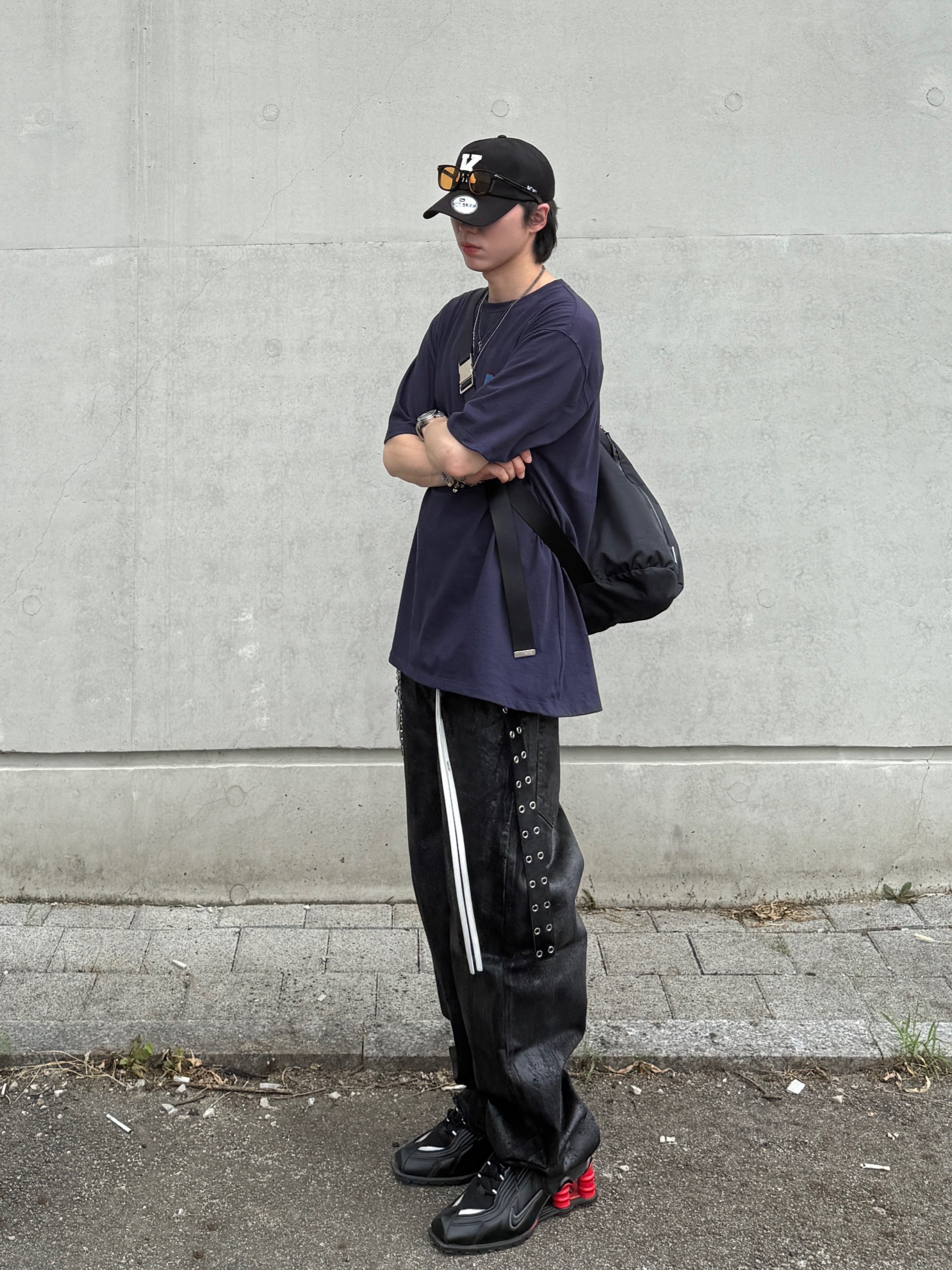 Kamien x MJD Double Hole Belt Black Shearling Calfskin, Kamien x KOIN SEOUL K Logo Ball Cap Black 착용 스타일 - 6