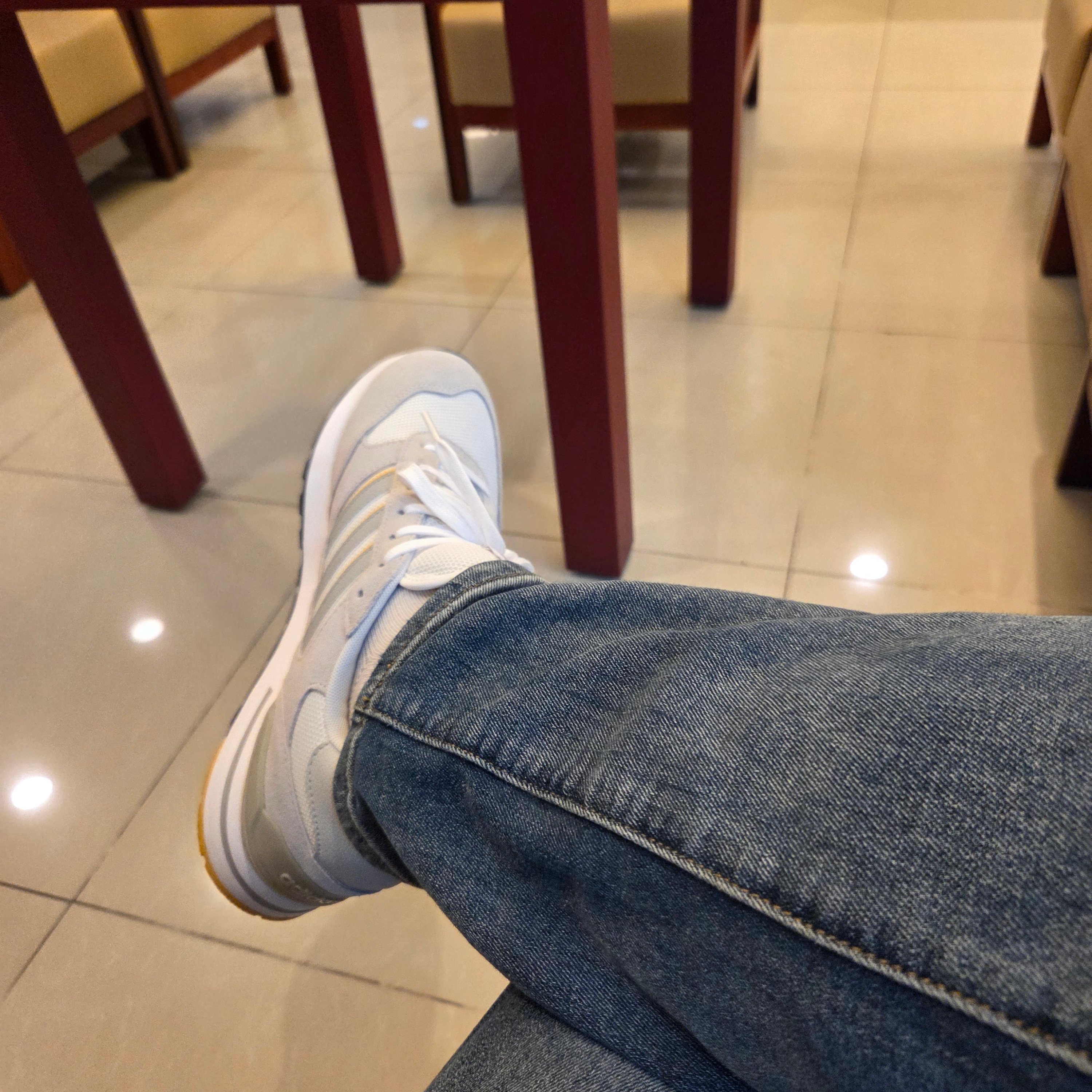 Adidas Run 80s Cloud White Grey Two 착용 스타일