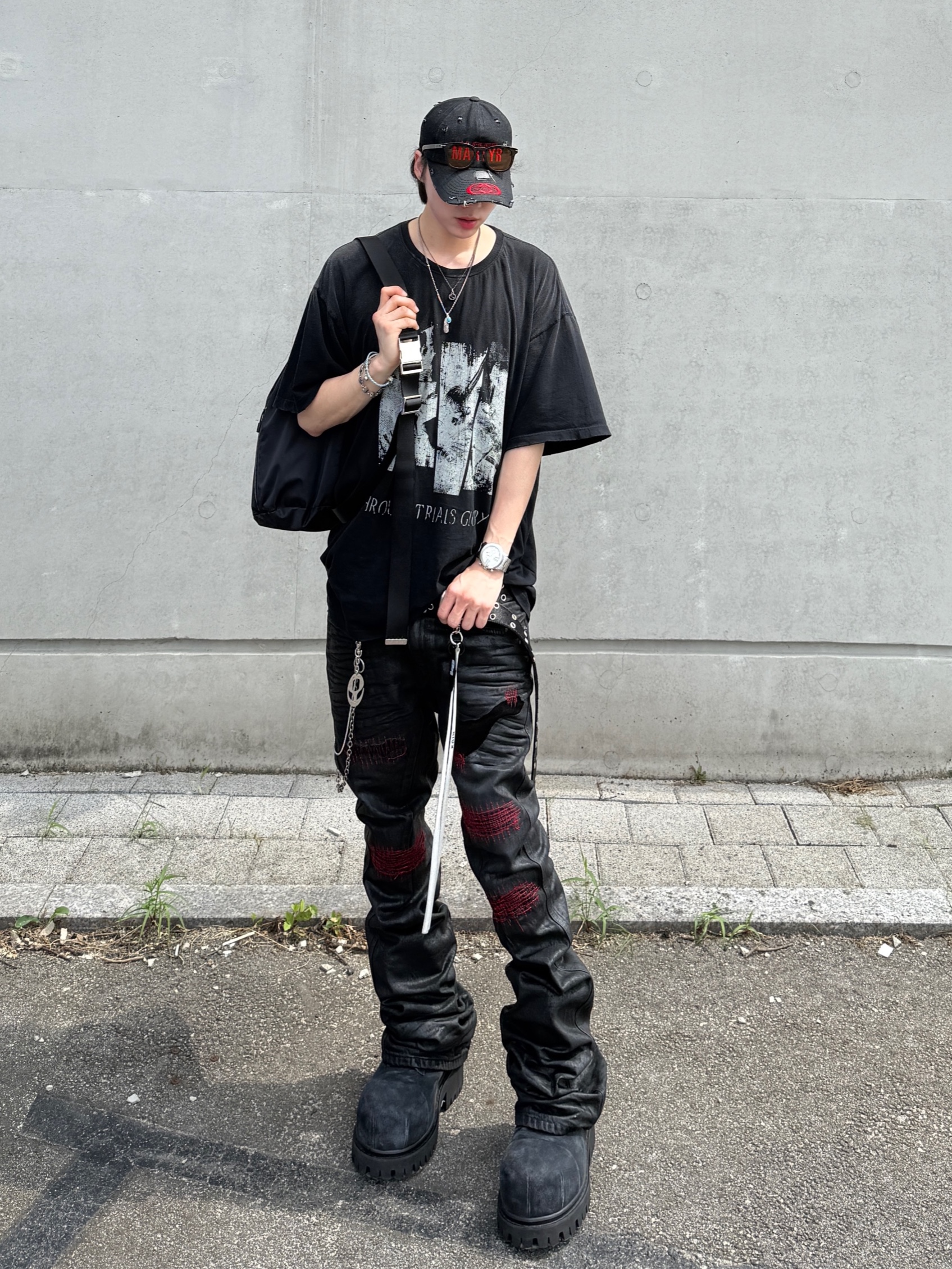 Balenciaga Stomper Bootie Black, Undermycar x Emostanceclub Emoun Destroyed Cowhide Suede Red Stitch Denim Toreador - 23FW 착용 스타일 - 5