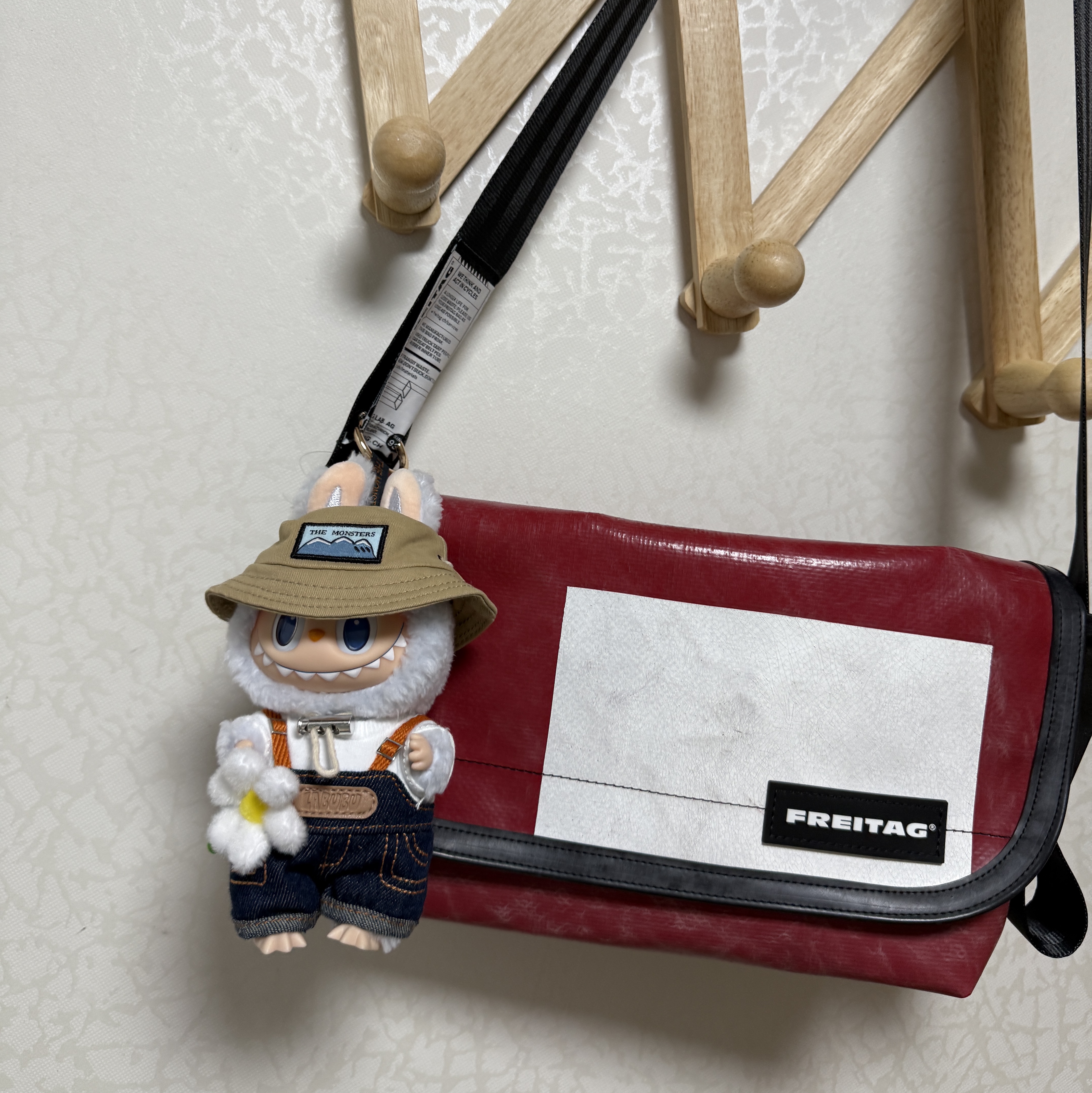 Pop Mart Fall In Wild Labubu Series Toy Keyring, [S등급] FREITAG  Unisex F41 HAWAII FIVE-O 0857 Messenger Bag 착용 스타일