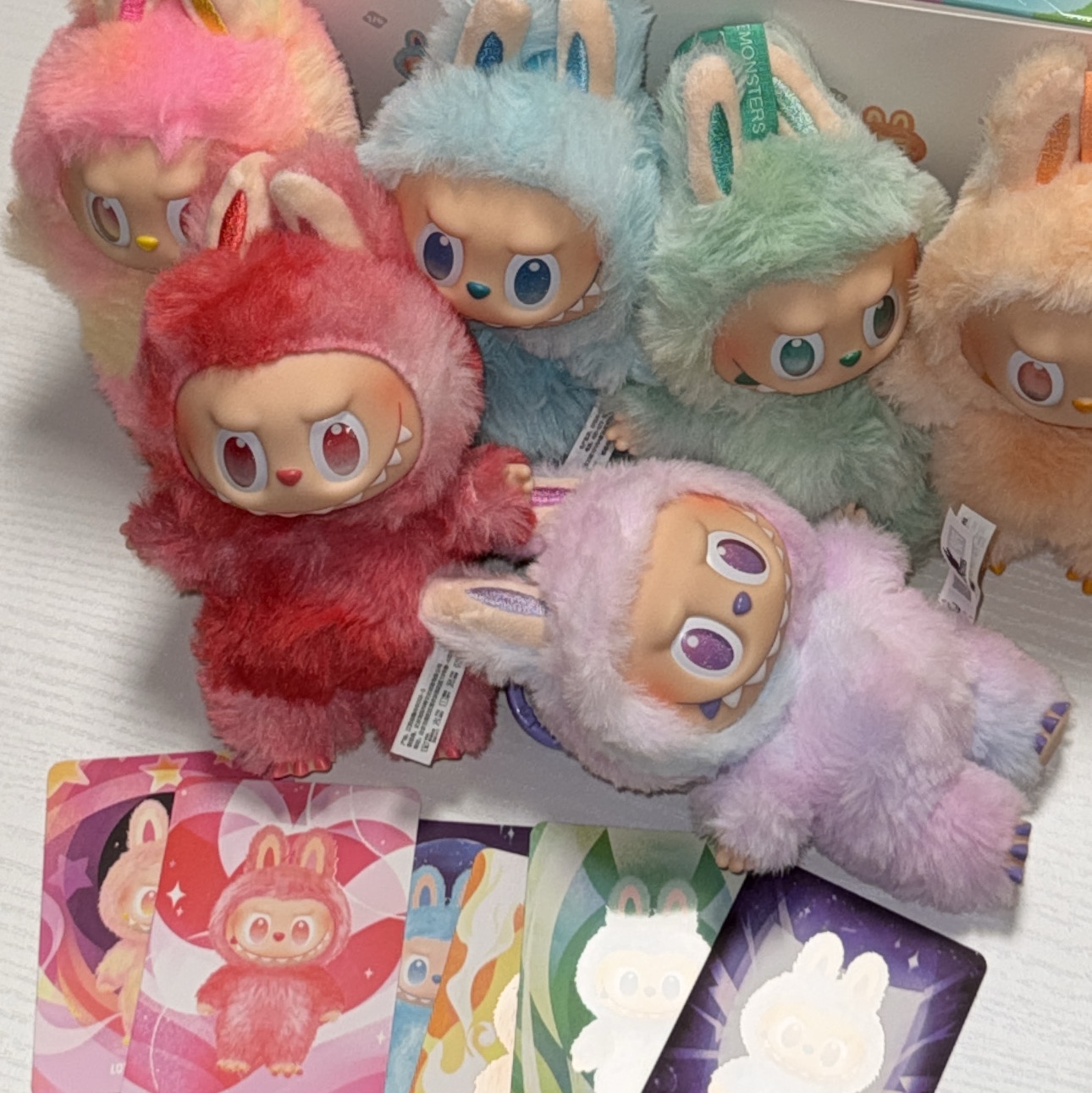 Pop Mart Labubu The Monsters Highlight Series Sealed Case (6 Blind Boxes) 착용 스타일