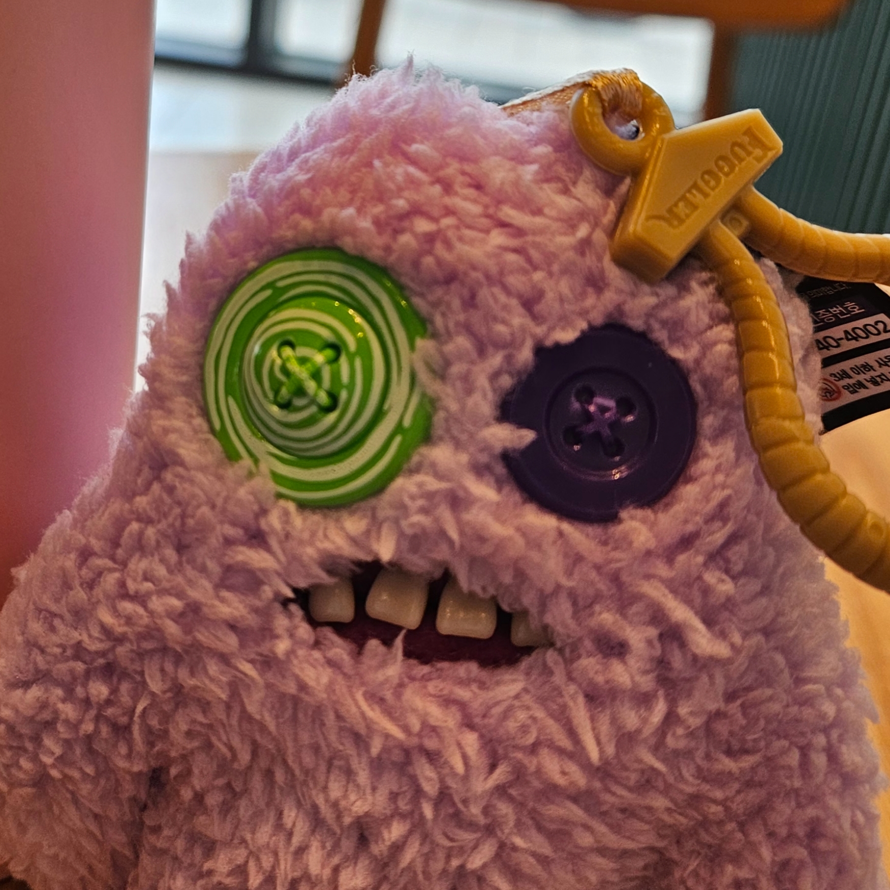 Fuggler Sasquoosh Keyring Lilac 착용 스타일 - 2