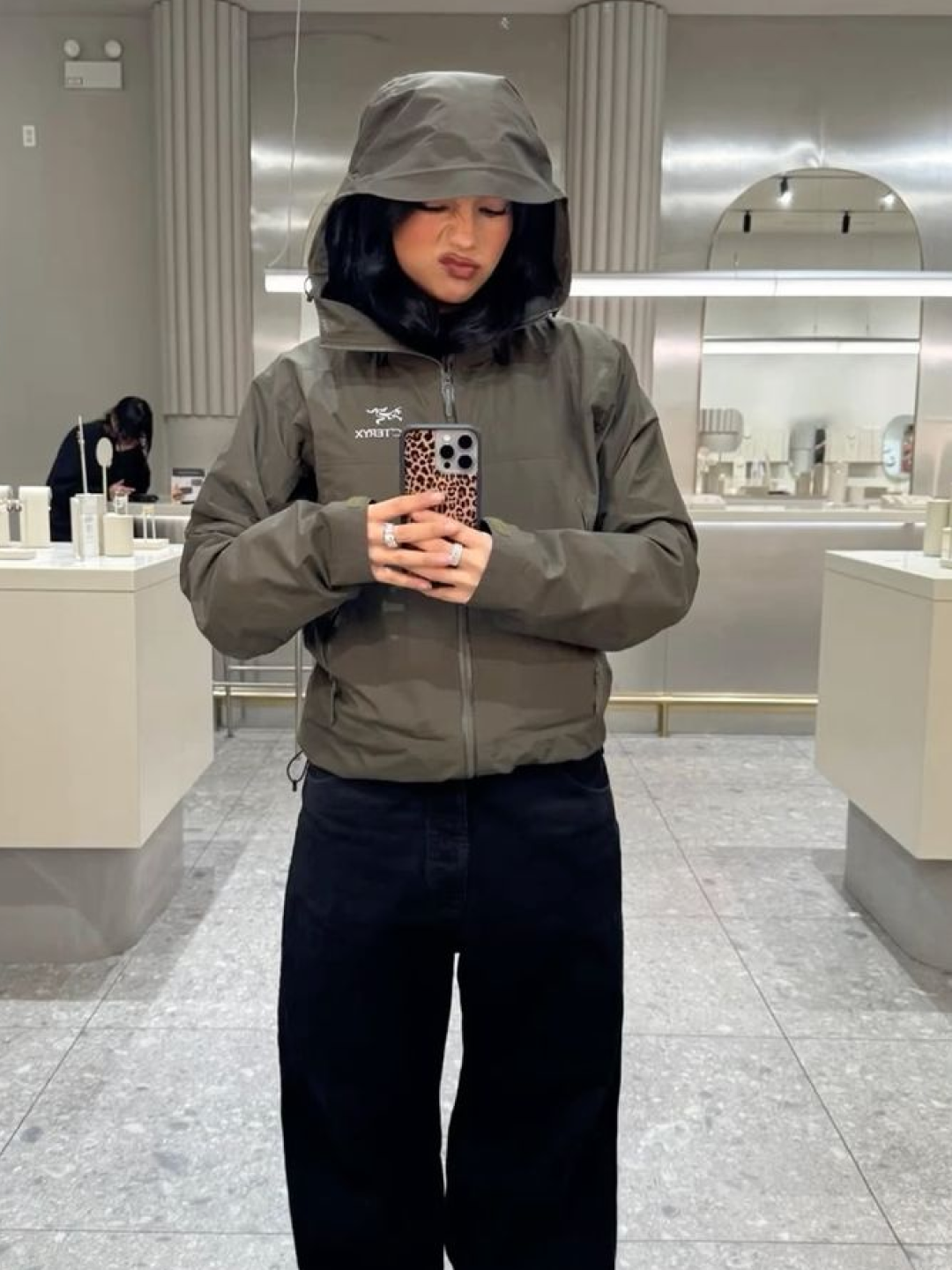 Arc'teryx Squamish Hoody Black, Arc'teryx Atom SL Hoody Solitude 착용 스타일 - 2