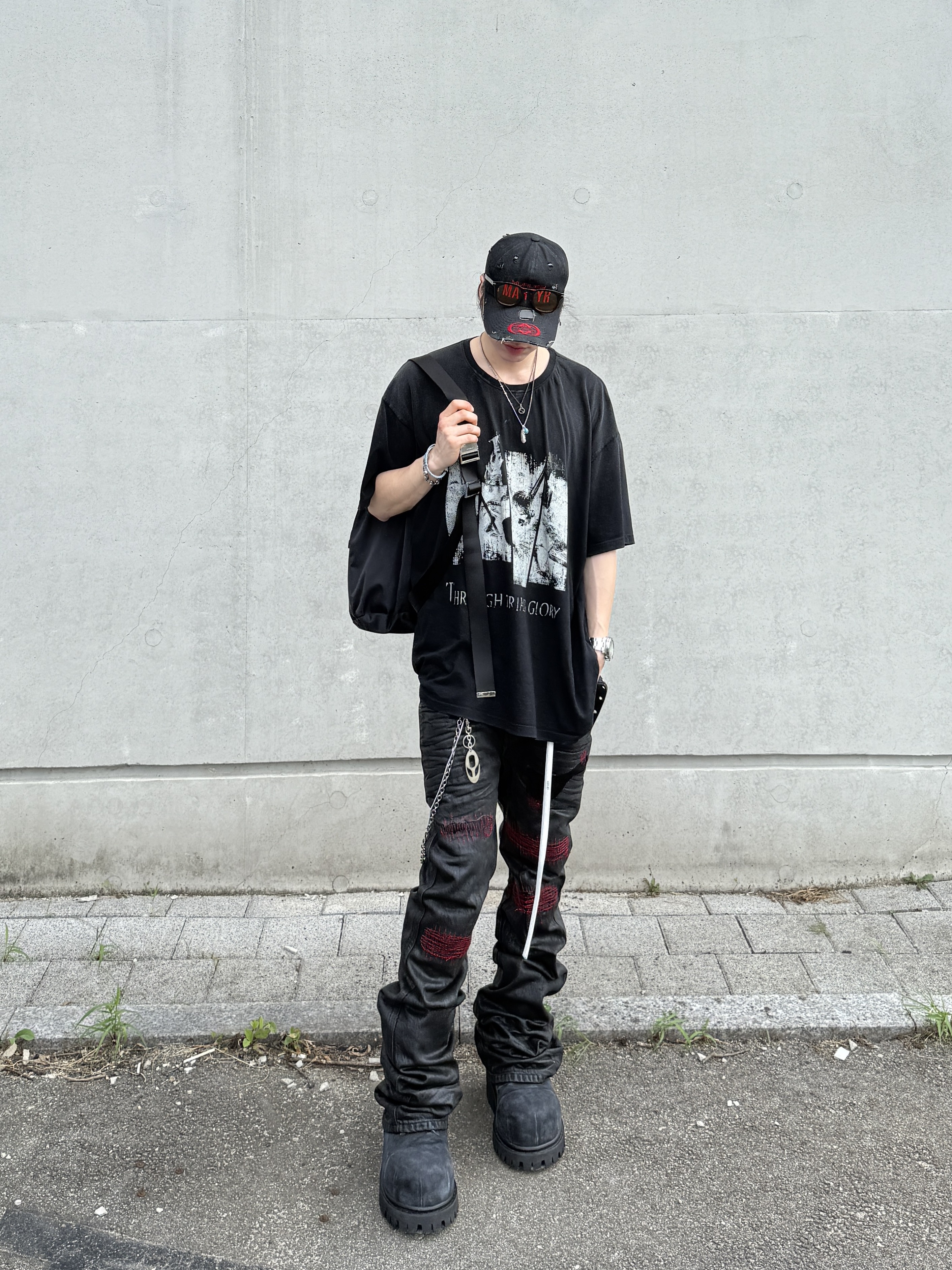 Balenciaga Stomper Bootie Black, Undermycar x Emostanceclub Emoun Destroyed Cowhide Suede Red Stitch Denim Toreador - 23FW 착용 스타일 - 2