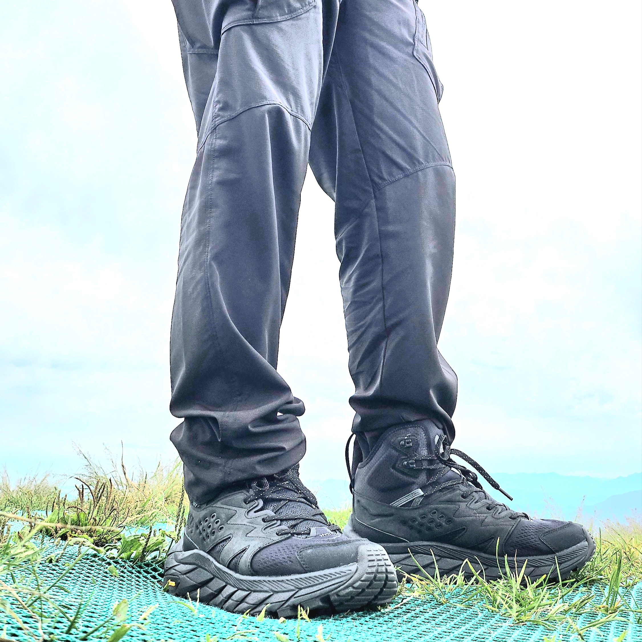Hoka Anacapa Breeze Mid Black 착용 스타일 - 1