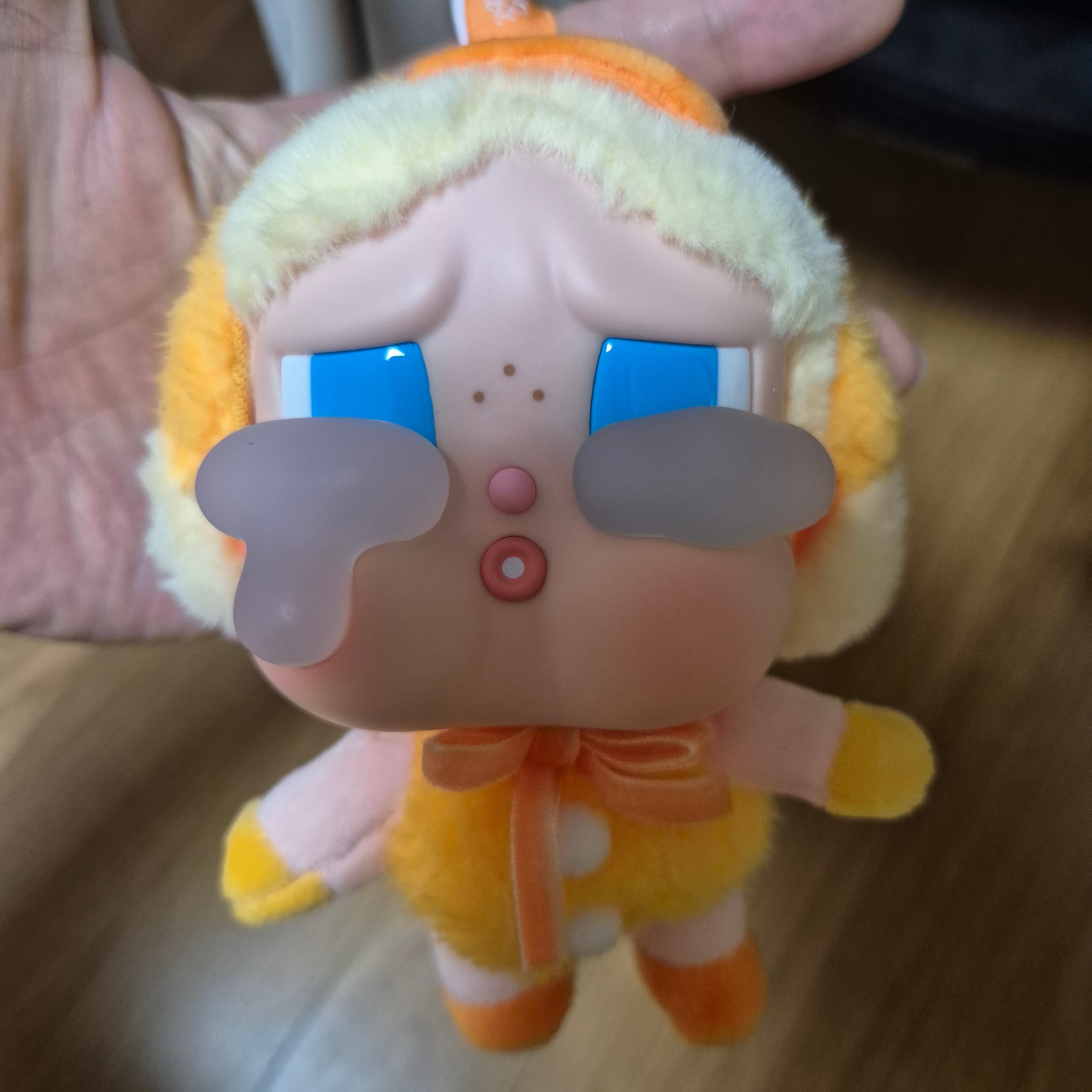 Pop Mart Crybaby Crying Again Series Plush Keyring Sealed Case (1 Blind Box) 착용 스타일