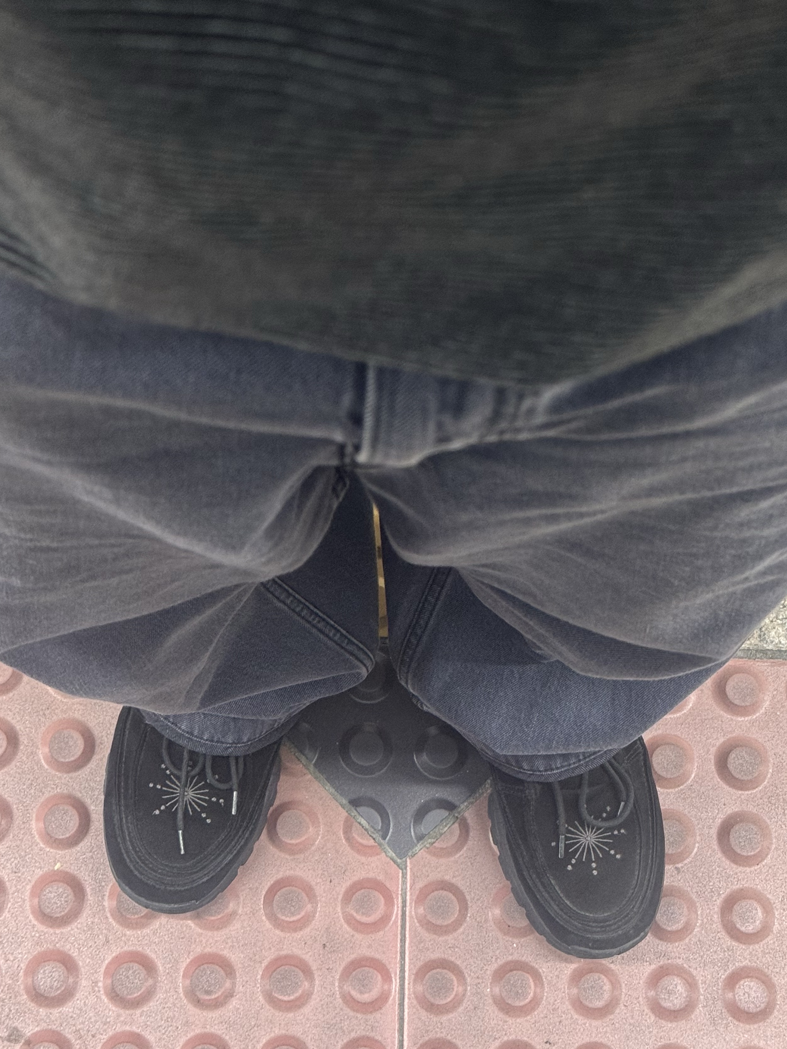 [KREAM 단독] Millo Archive X Negative Three Crescendo Desert Boots Black 착용 스타일
