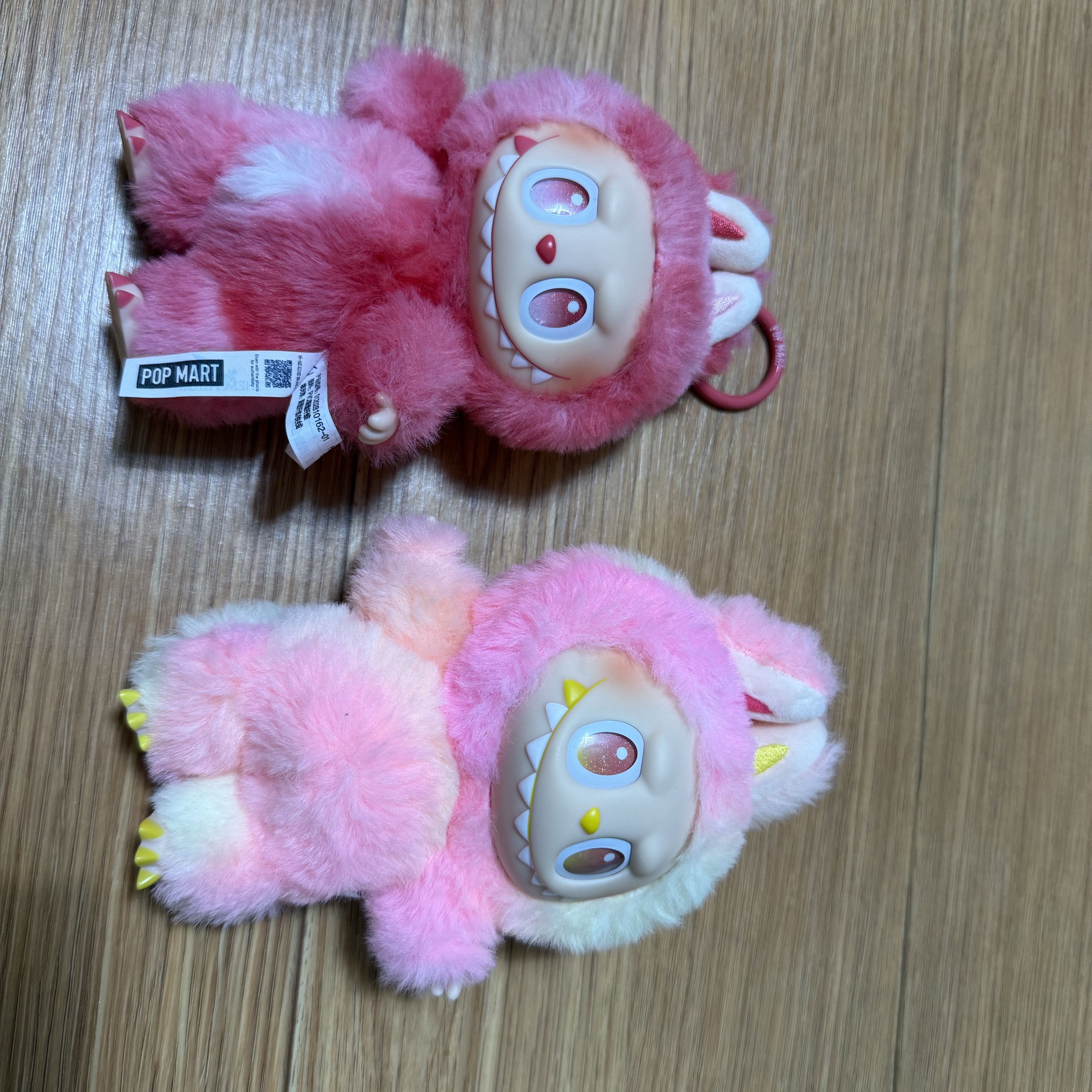 Pop Mart Labubu The Monsters Highlight Series Sealed Case (Bundle of 2/1 Blind Box) 착용 스타일 - 1