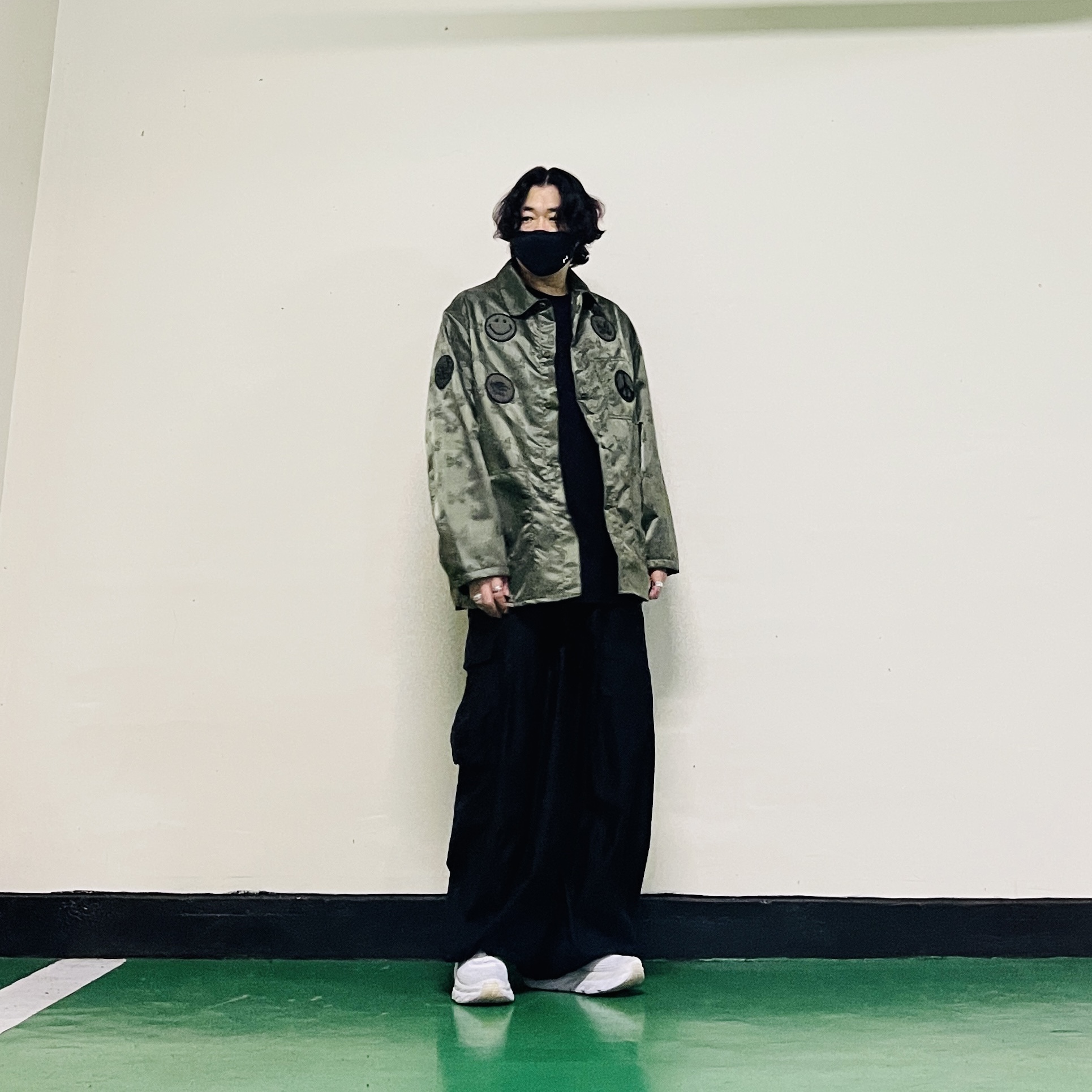 Needles D.N. Coverall Papillon Jacquard Sateen Olive, Needles H.D. BDU Pants Black 착용 스타일 - 6