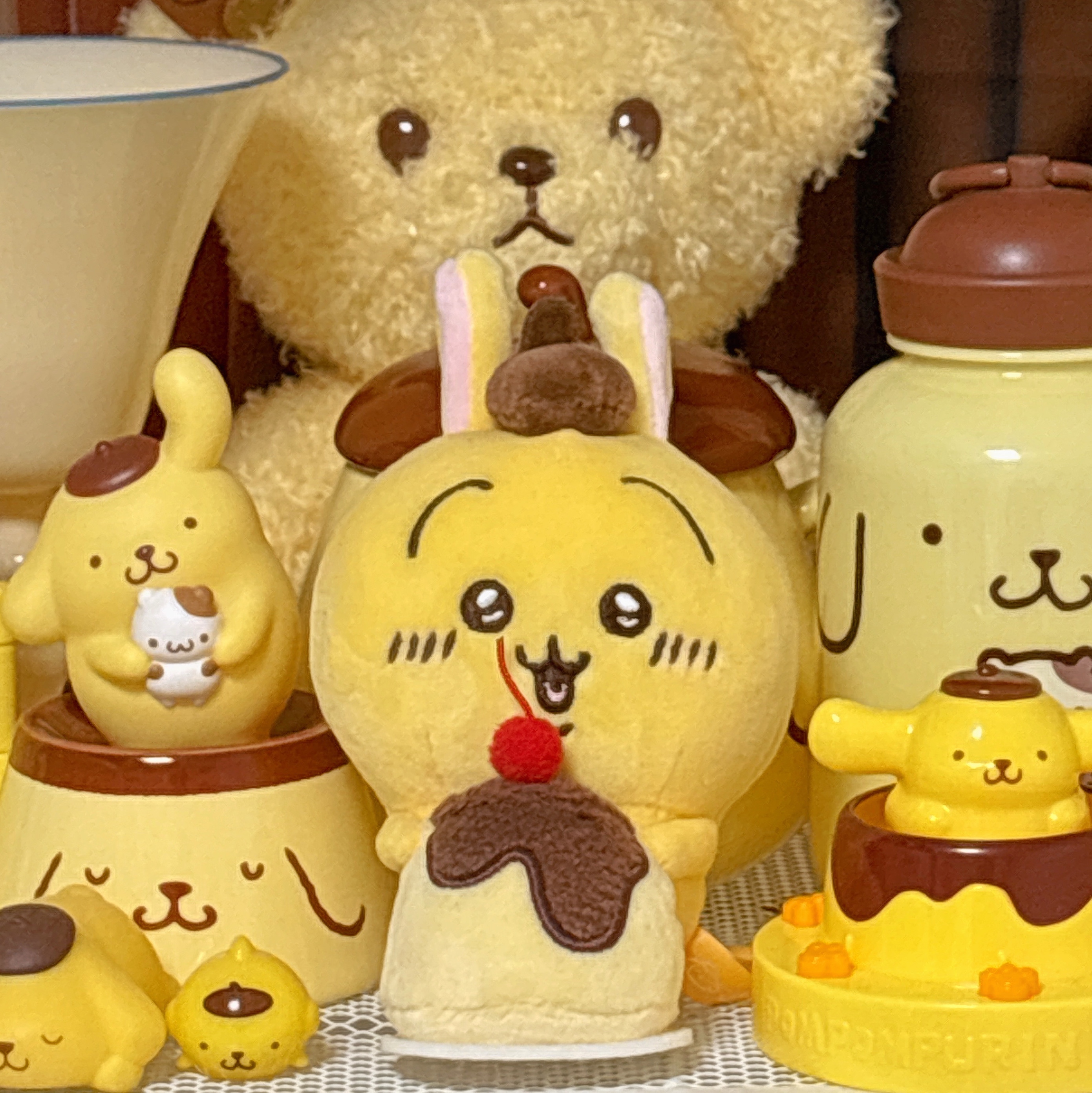 Chiikawa x Sanrio Characters Desktop Hang Plush Usagi Pompom Purin 착용 스타일