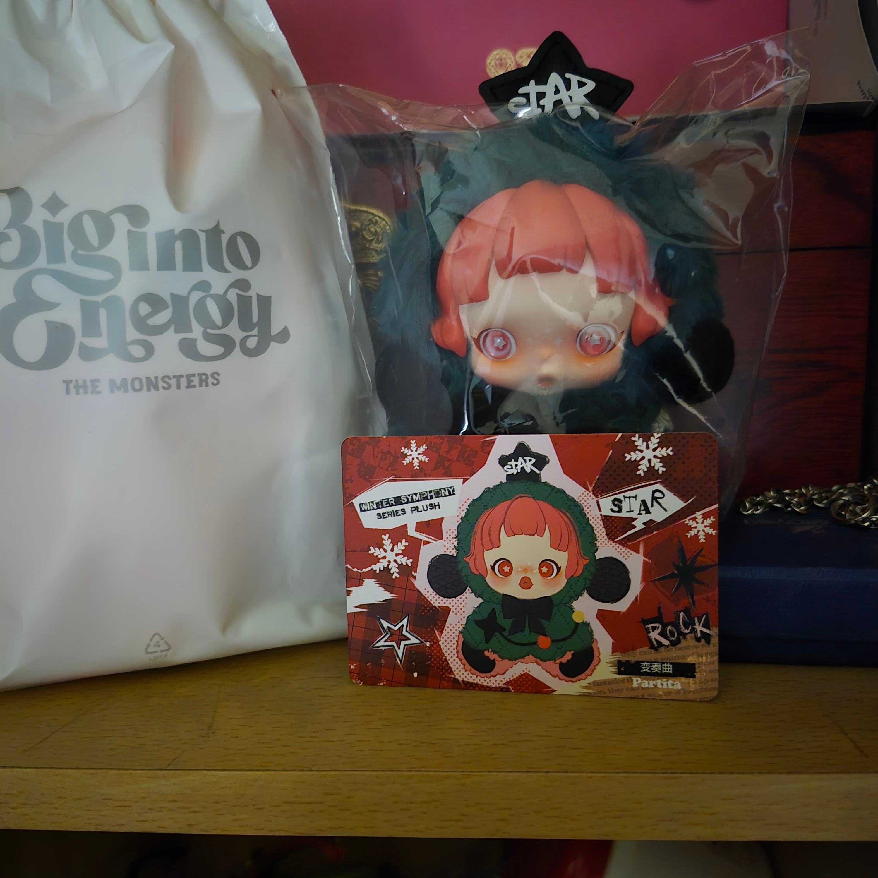 Pop Mart Skullpanda Winter Symphony Series Keyring Partita (Opened Case) 착용 스타일 - 2